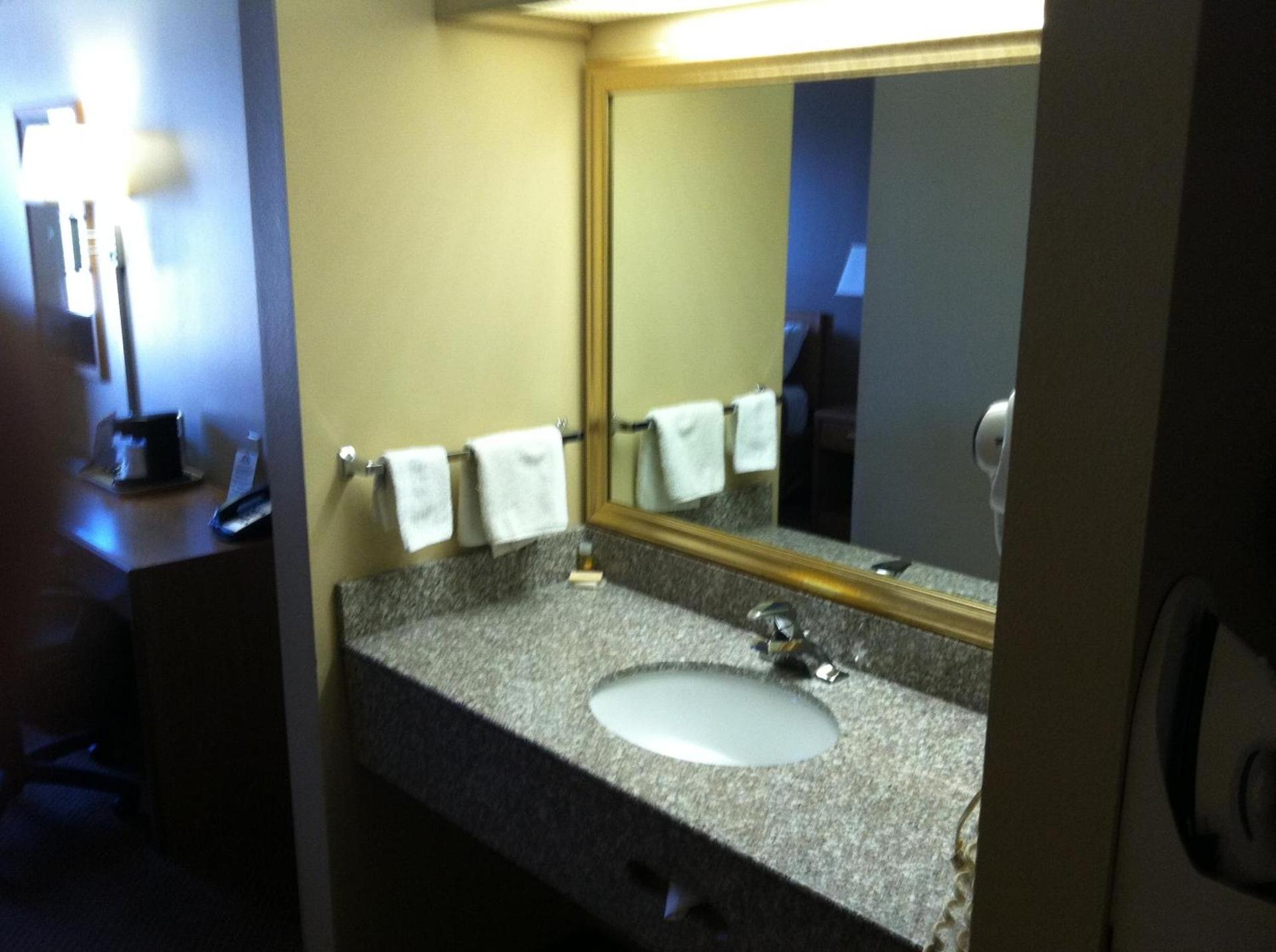 Days Inn by Wyndham Worthington photo 65