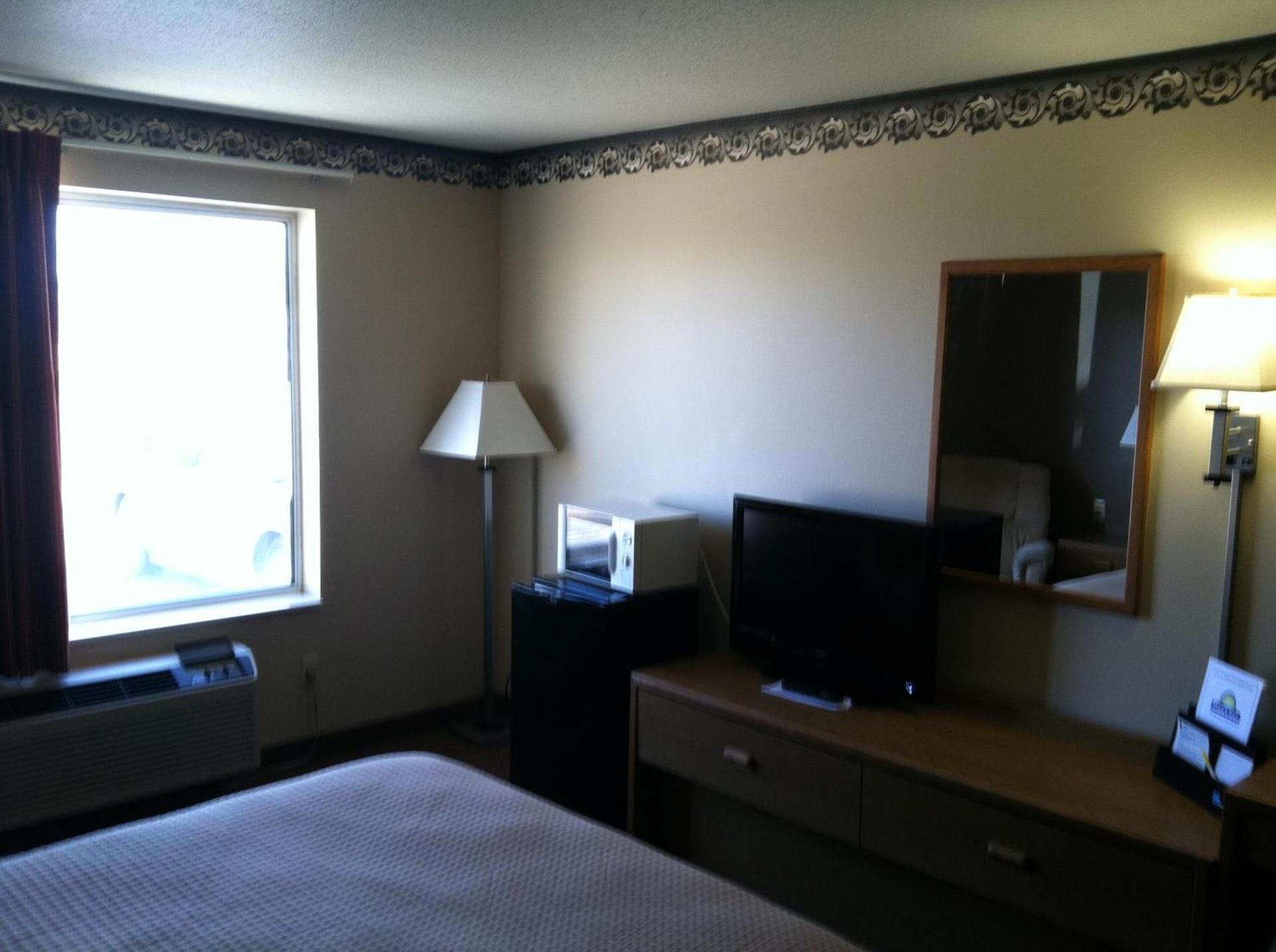 Days Inn by Wyndham Worthington photo 34