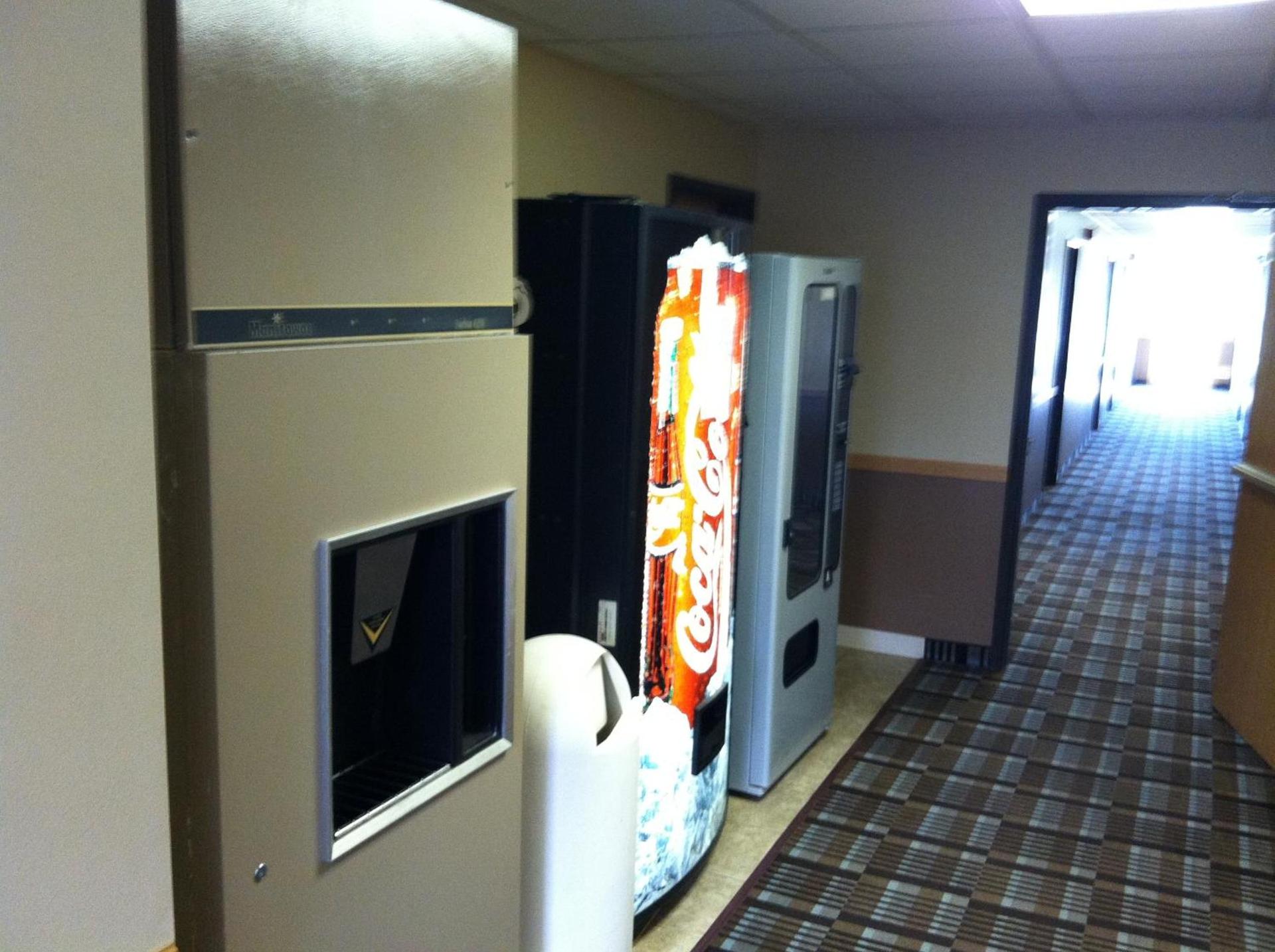 Days Inn by Wyndham Worthington photo 28