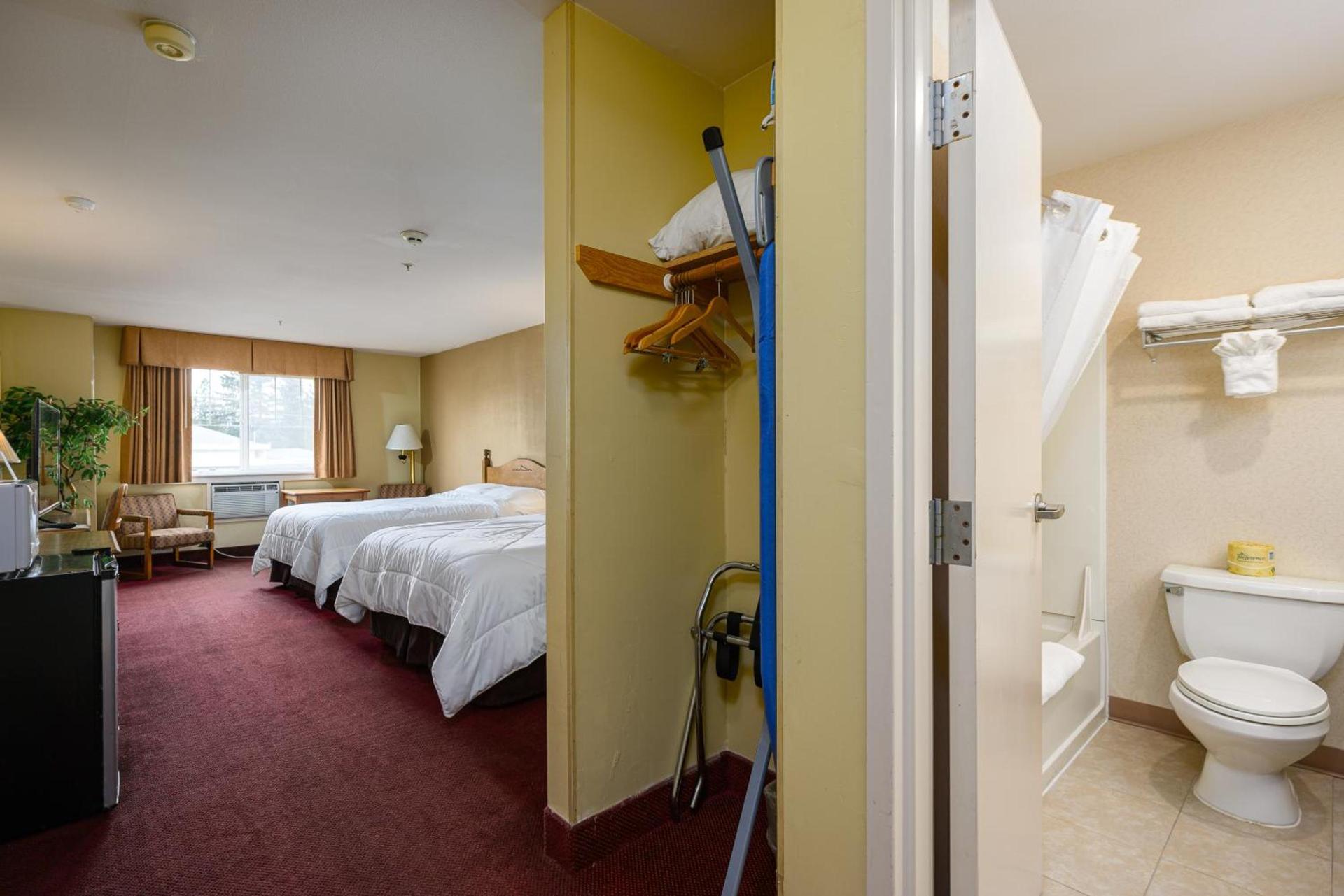 Three Rivers Inn Sedro Woolley photo 29