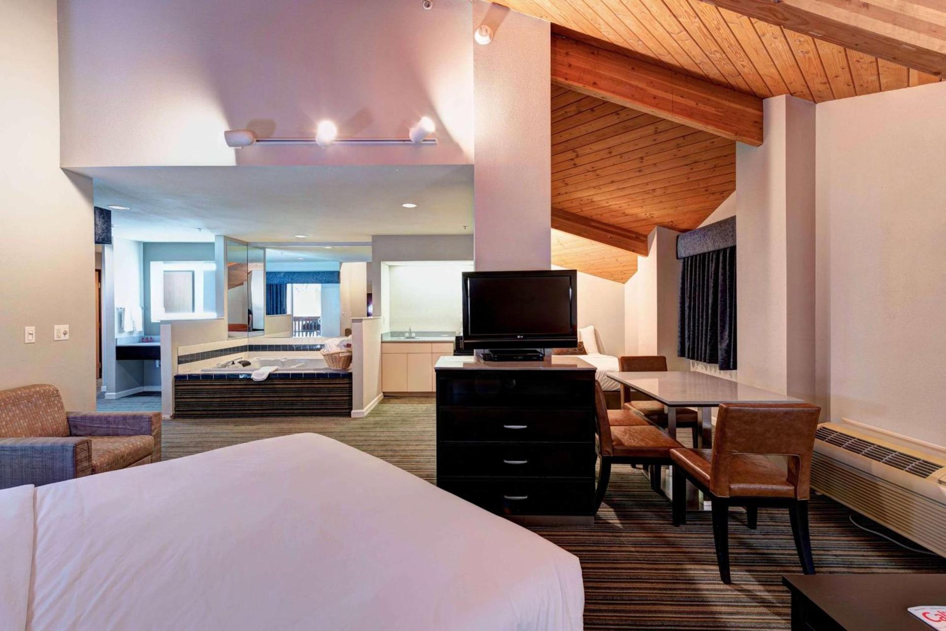 SureStay Plus Hotel by Best Western Redding photo 9