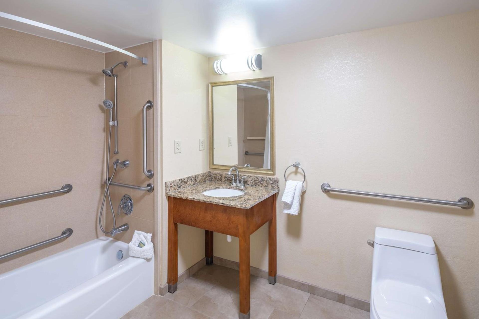 Best Western Charleston Inn photo 25