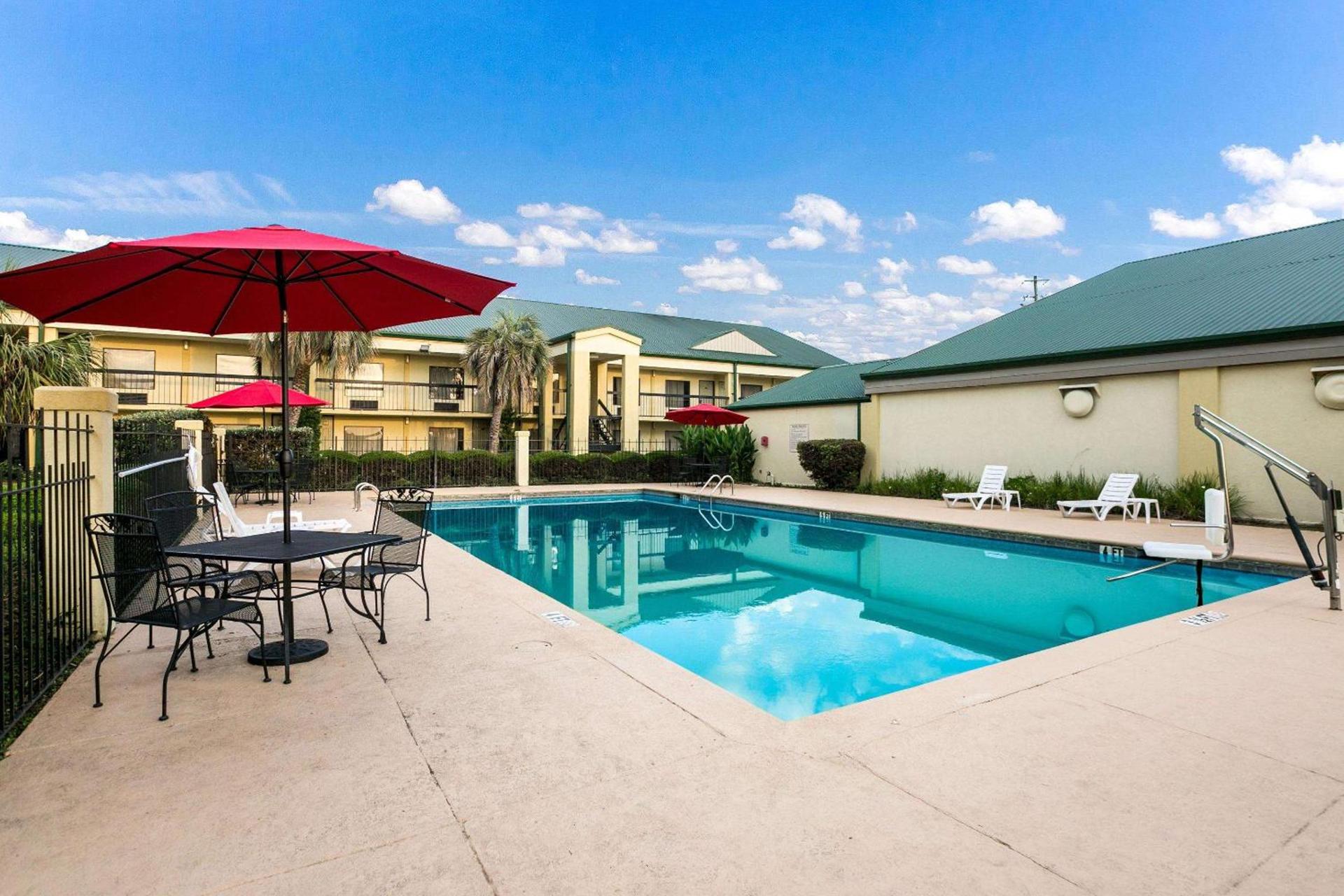 Quality Inn & Suites near Lake Eufaula photo 30