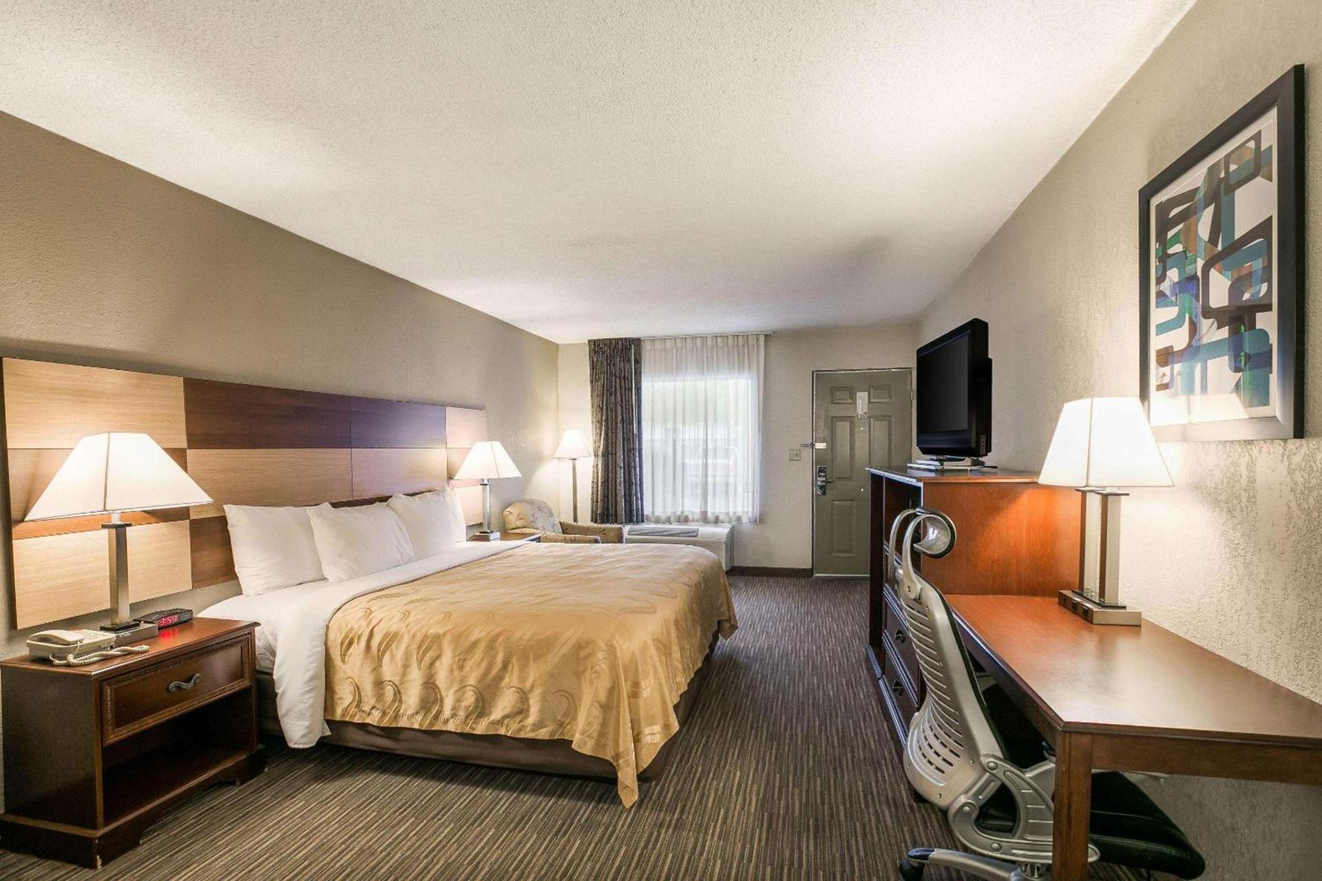 Quality Inn & Suites near Lake Eufaula photo 11