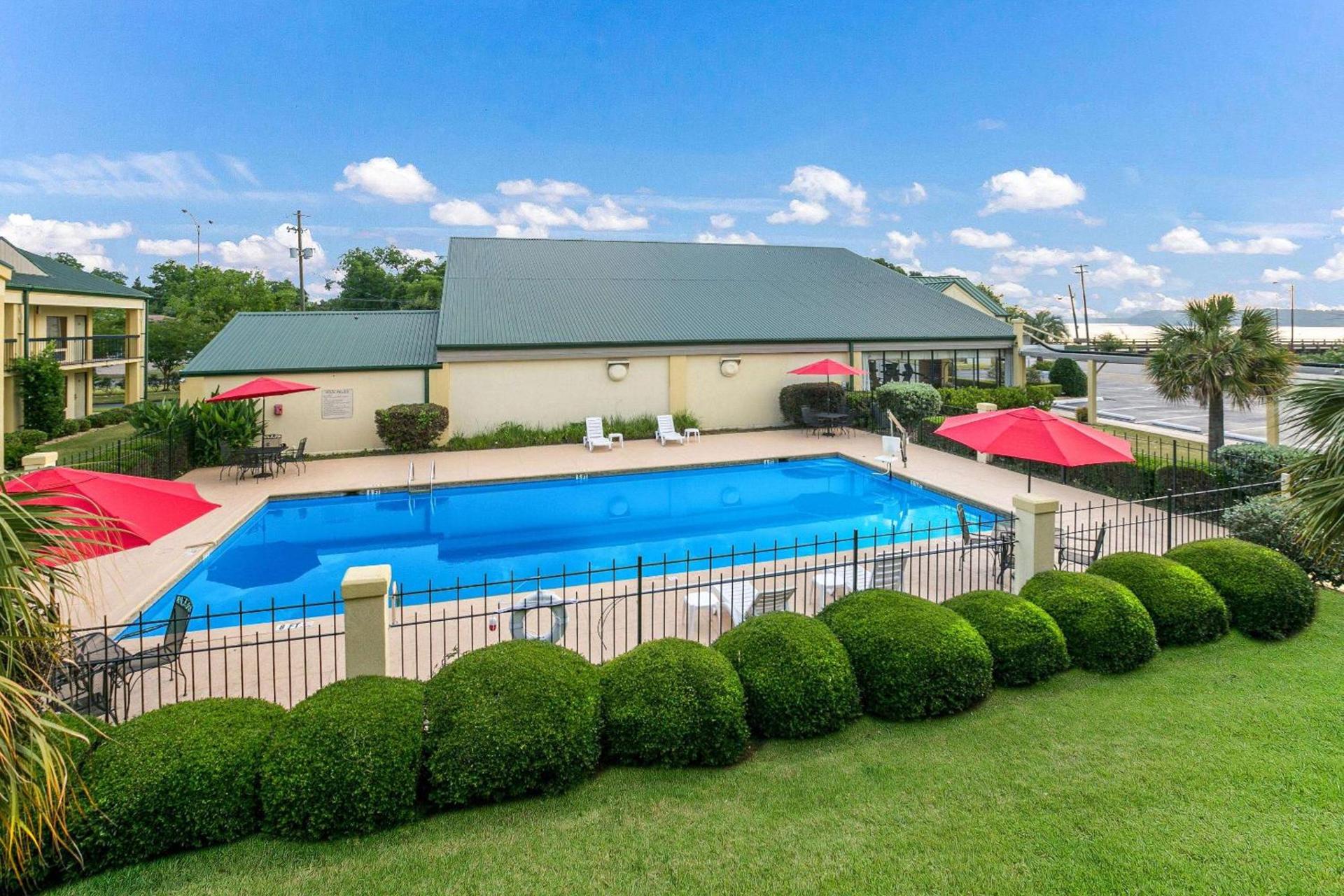 Quality Inn & Suites near Lake Eufaula photo 32