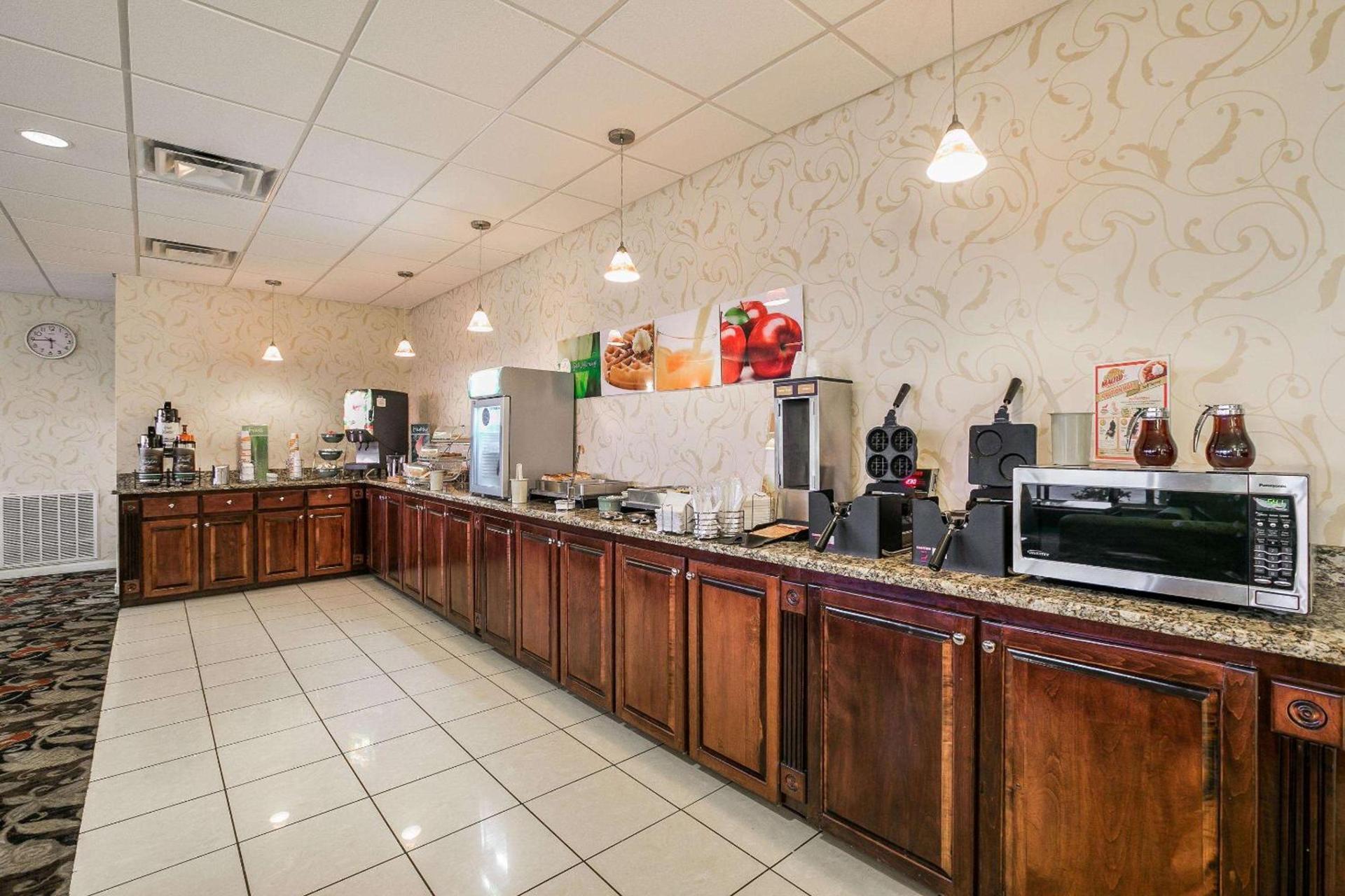 Quality Inn & Suites near Lake Eufaula photo 34