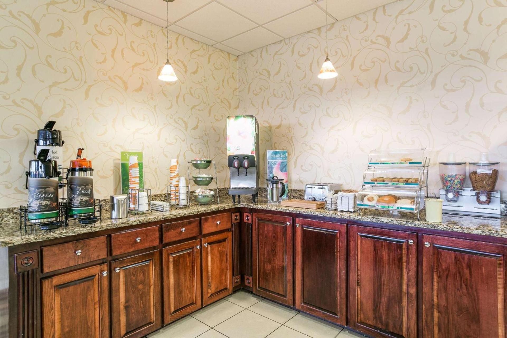 Quality Inn & Suites near Lake Eufaula photo 35