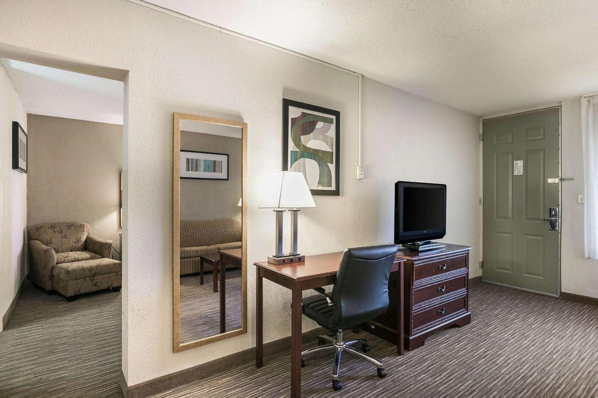 Quality Inn & Suites near Lake Eufaula photo 20