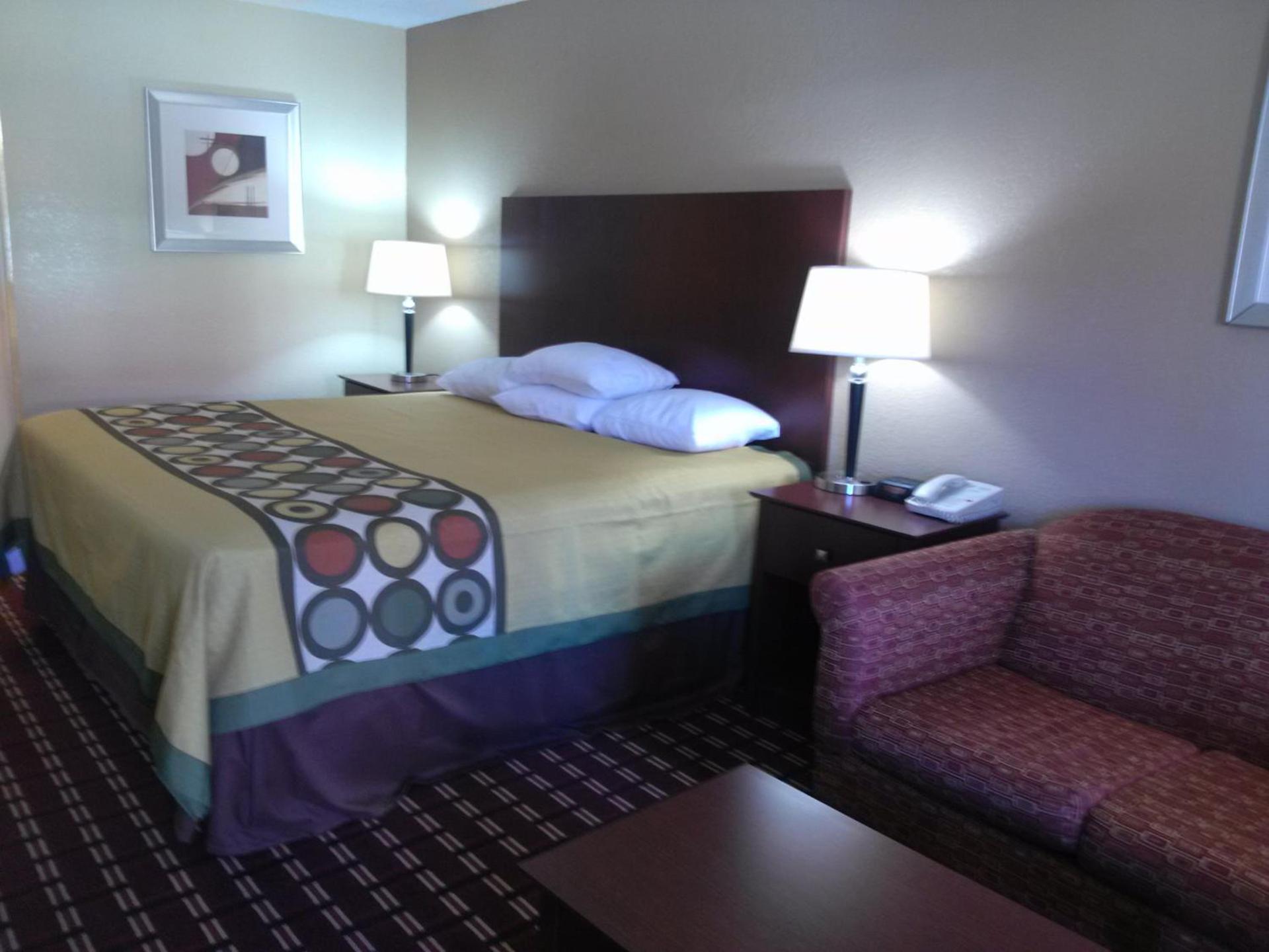 Super 8 by Wyndham Kerrville TX photo 24