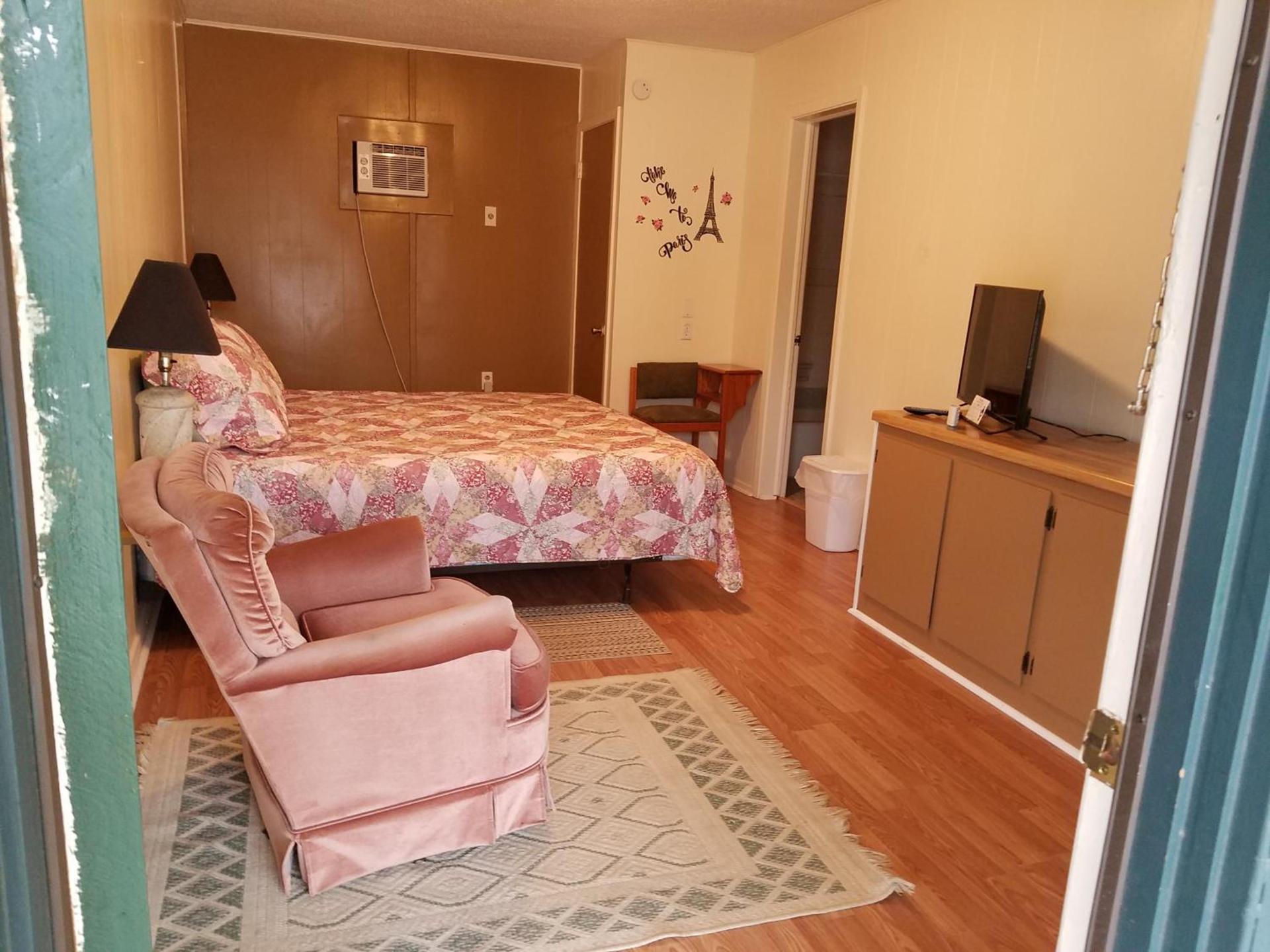 Canton Motel photo 12