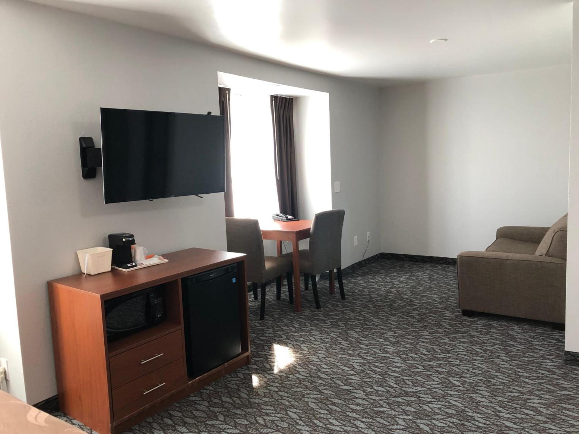 Quality Inn & Suites Watertown Fort Drum photo 12