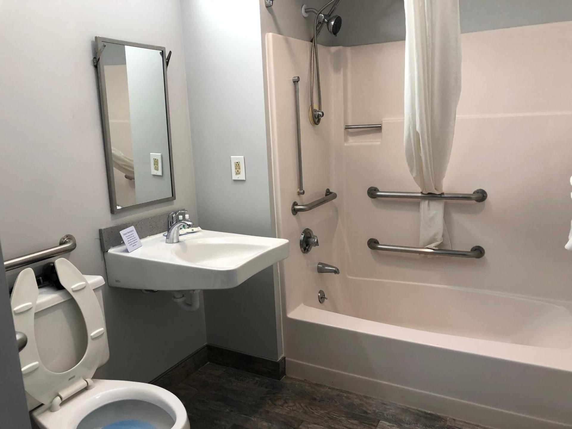 Quality Inn & Suites Watertown Fort Drum photo 11