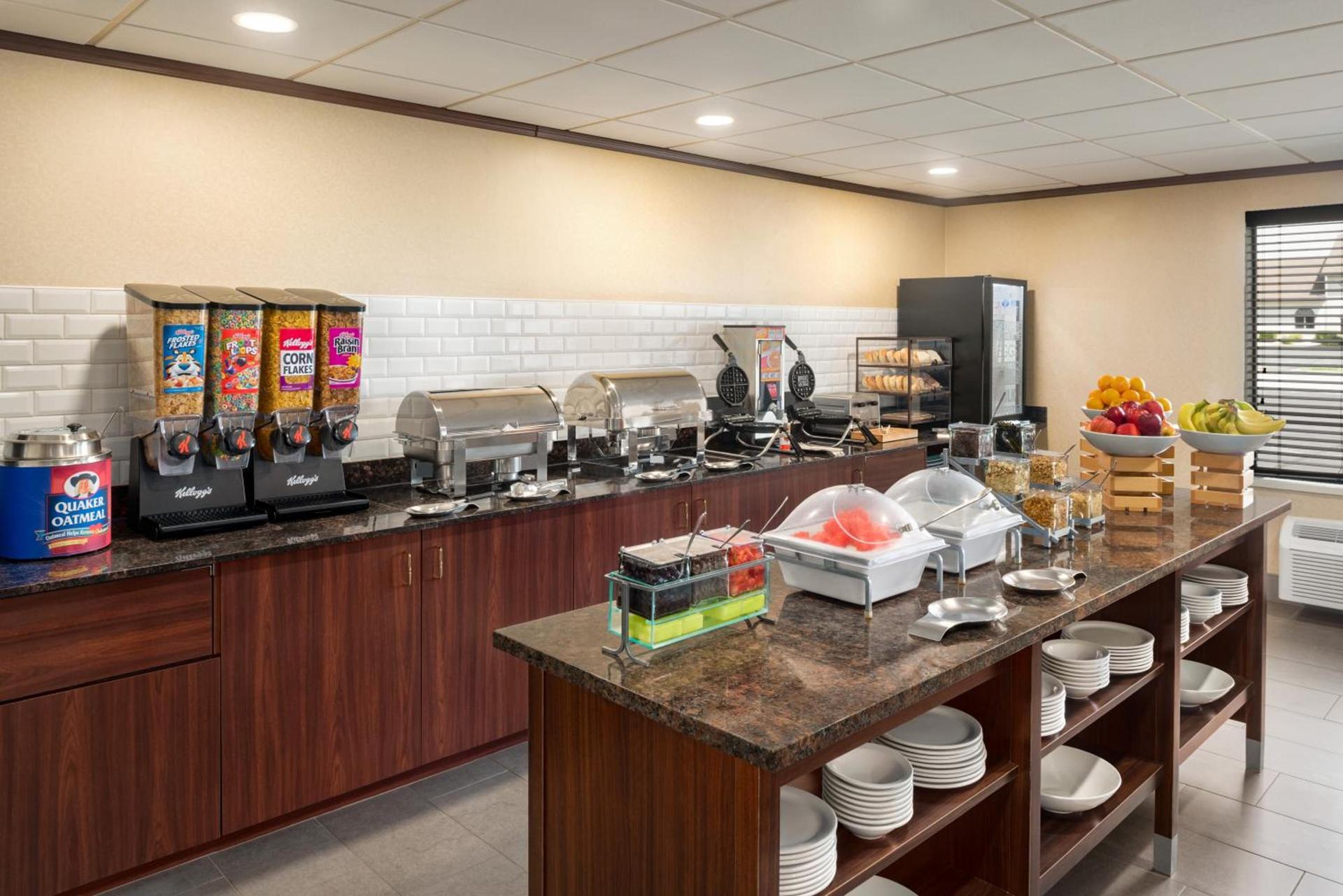 Country Inn & Suites by Radisson, Mt Pleasant-Racine West, WI photo 78