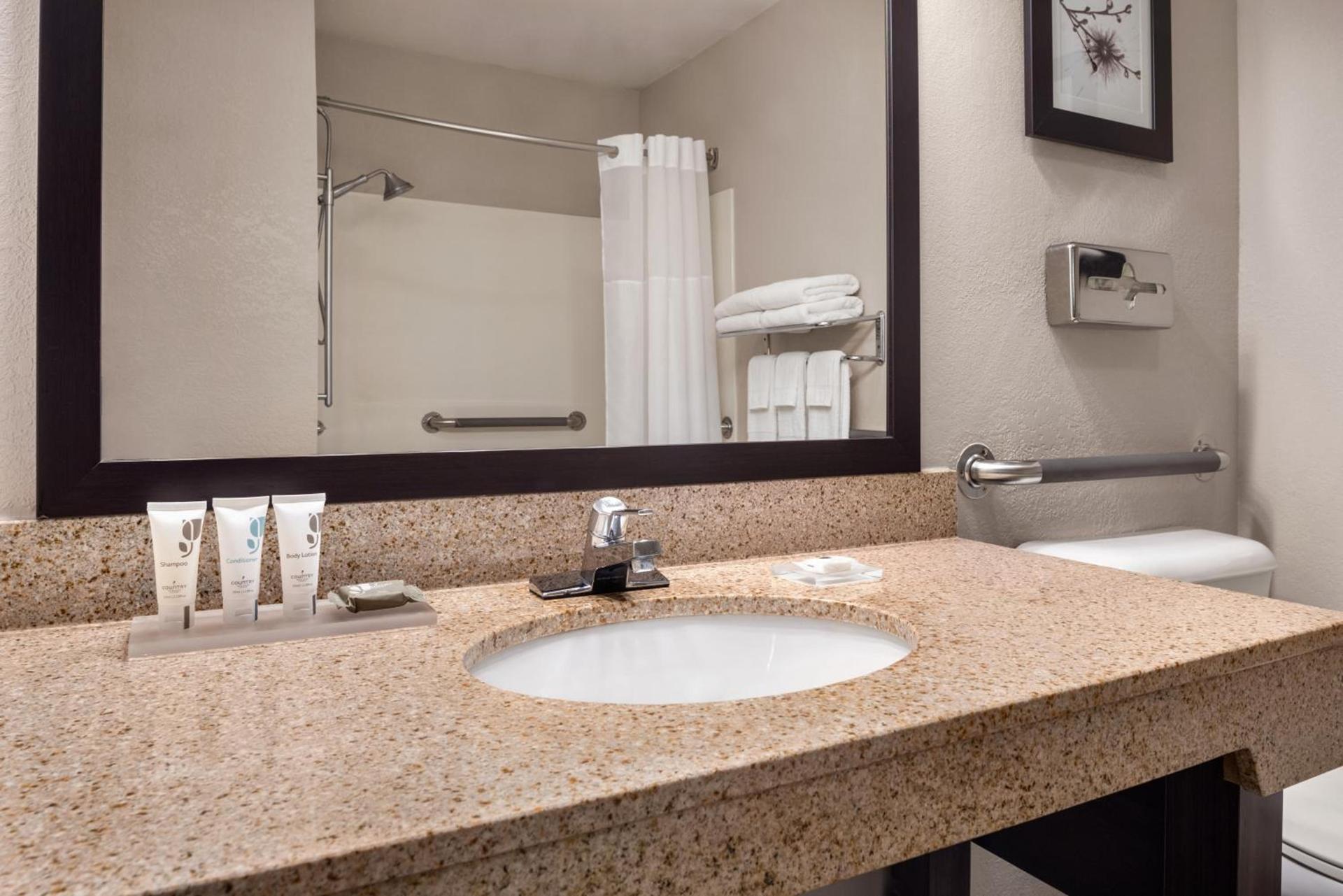 Country Inn & Suites by Radisson, Mt Pleasant-Racine West, WI photo 76