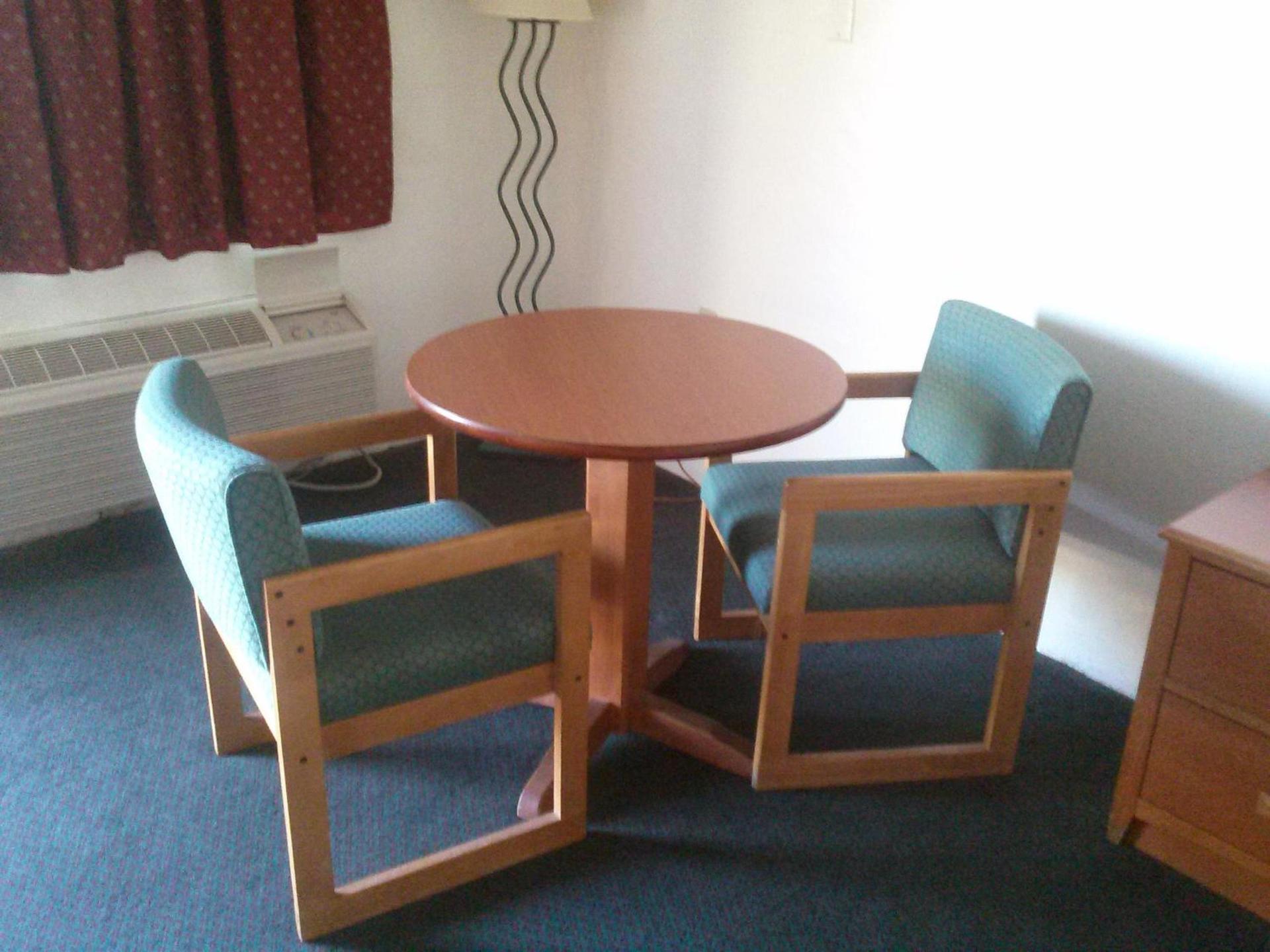 Americas Best Value Inn Wendover photo 11