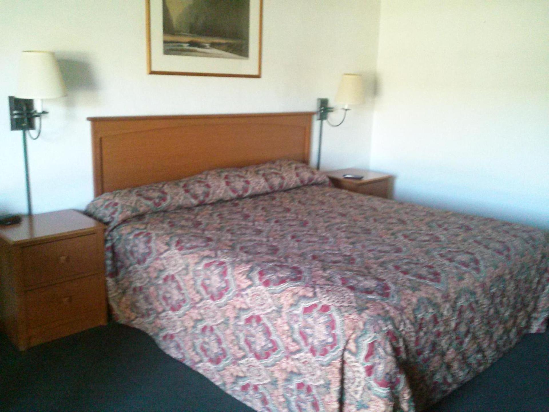 Americas Best Value Inn Wendover photo 3