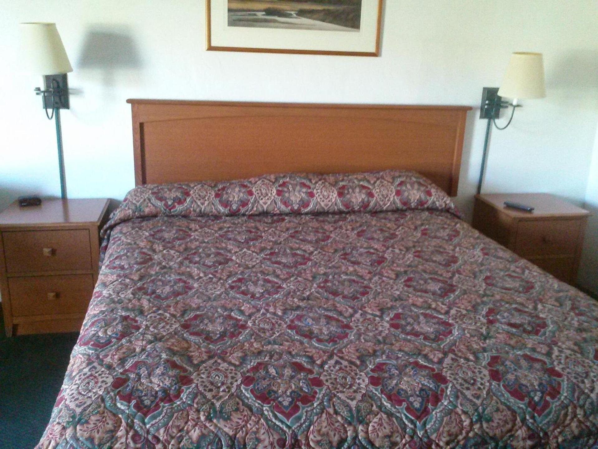Americas Best Value Inn Wendover photo 10