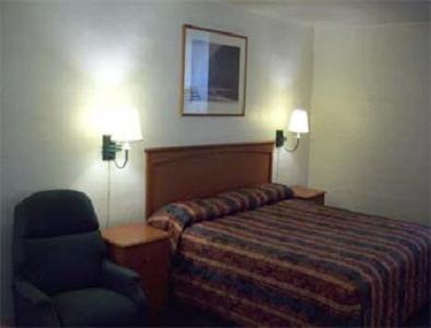Americas Best Value Inn Wendover photo 8