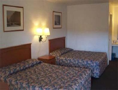 Americas Best Value Inn Wendover photo 15
