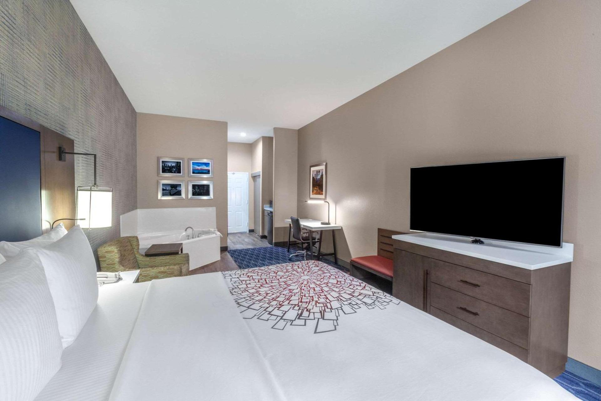 La Quinta by Wyndham Houston Channelview photo 39