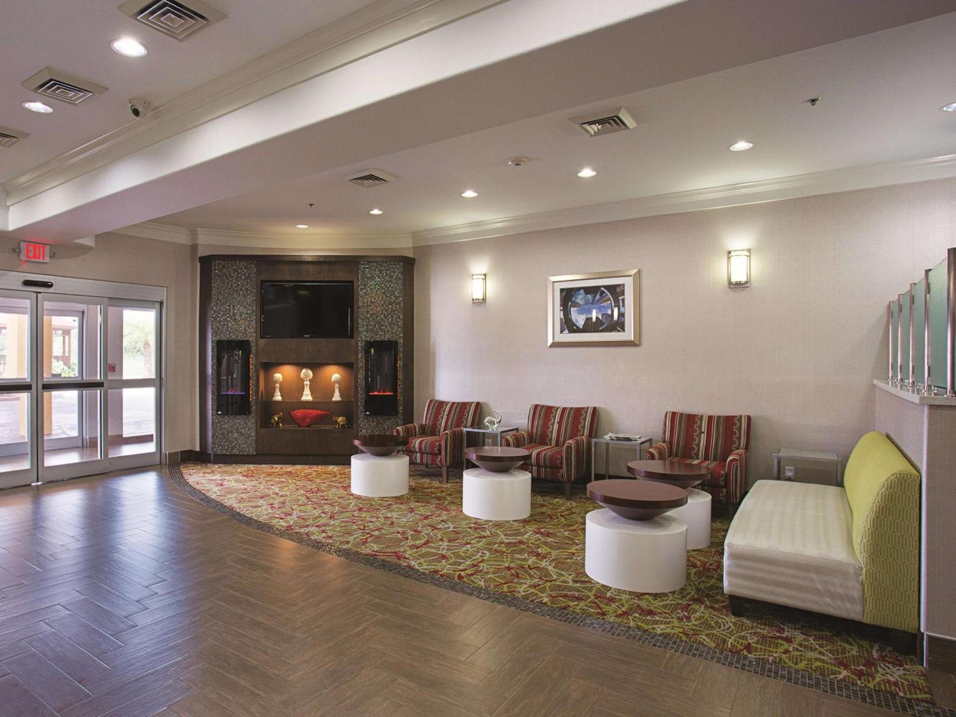 La Quinta by Wyndham Houston Channelview photo 17
