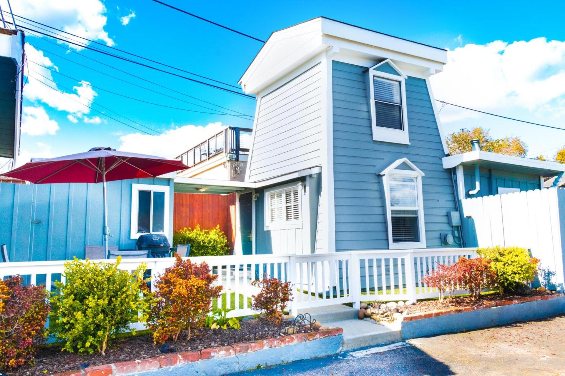 Ocean Echo Inn & Beach Cottages — hotel in Santa Cruz