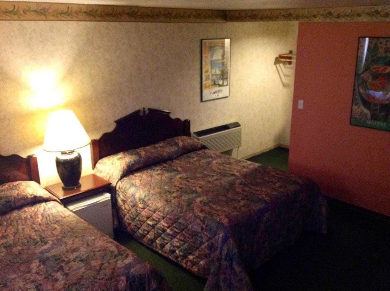 Humboldt Redwoods Inn photo 4