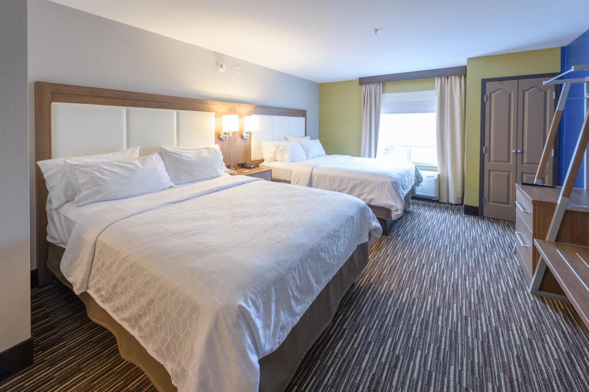 Holiday Inn Express & Suites Jamestown by IHG photo 4