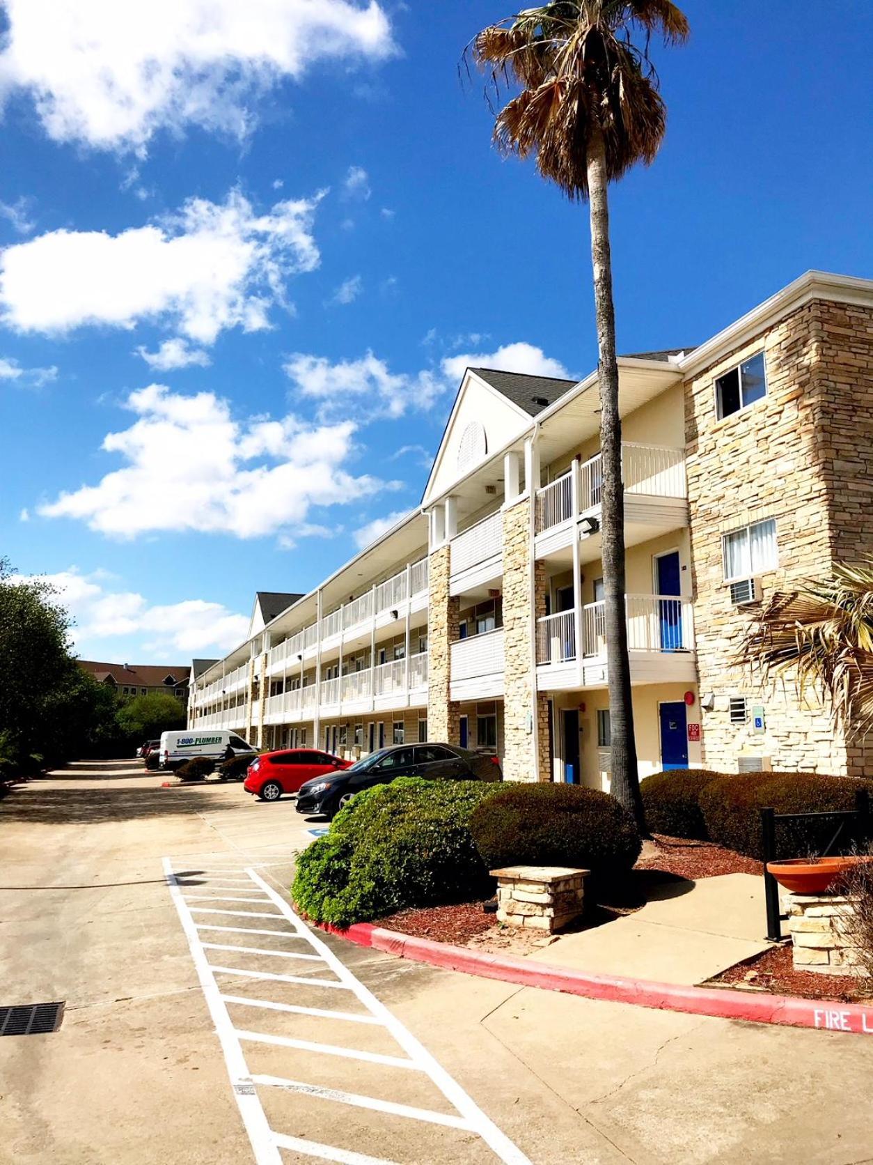 InTown Suites Extended Stay Houston TX Webster - NASA photo 2