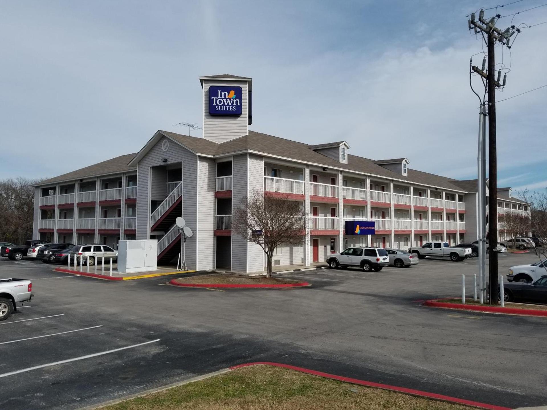 InTown Suites Extended Stay San Antonio TX - Leon Valley North photo 3