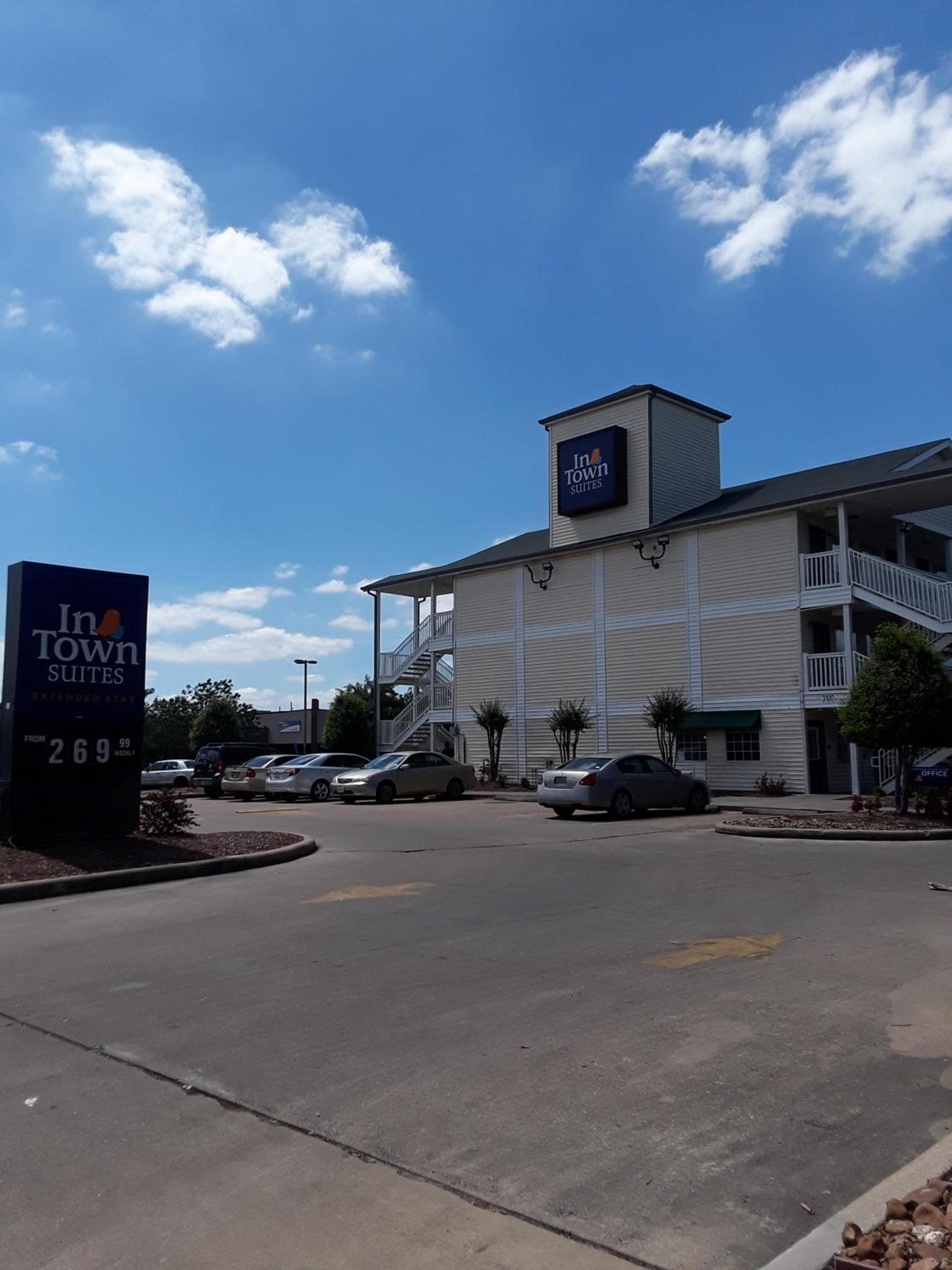 InTown Suites Extended Stay Houston TX - Westchase photo 2