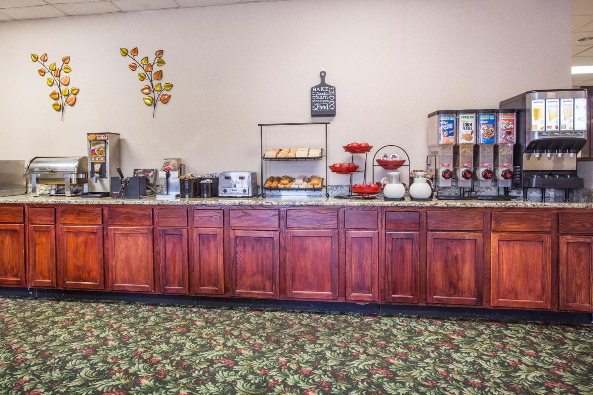 Ramada by Wyndham & Suites Warner Robins photo 34