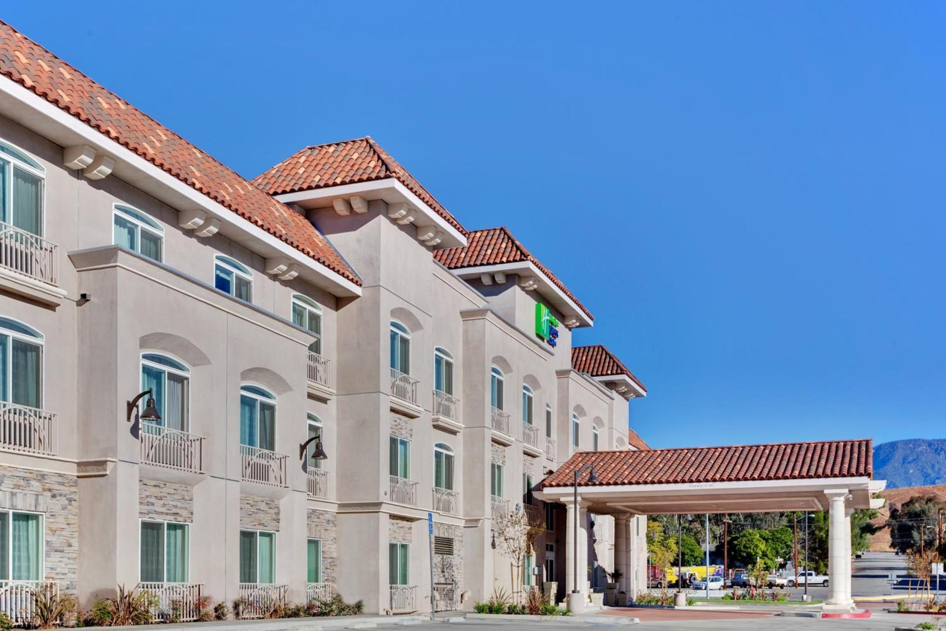 Holiday Inn Express Hotel & Suites Banning by IHG photo 2