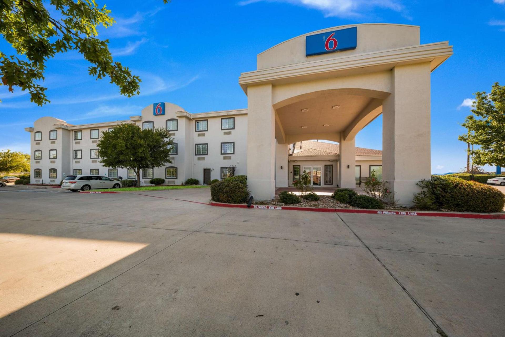 Motel 6-Decatur, TX photo 3