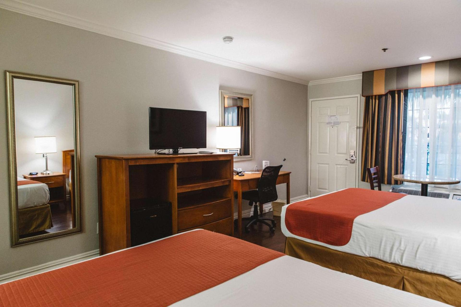 Best Western Palm Garden Inn photo 13