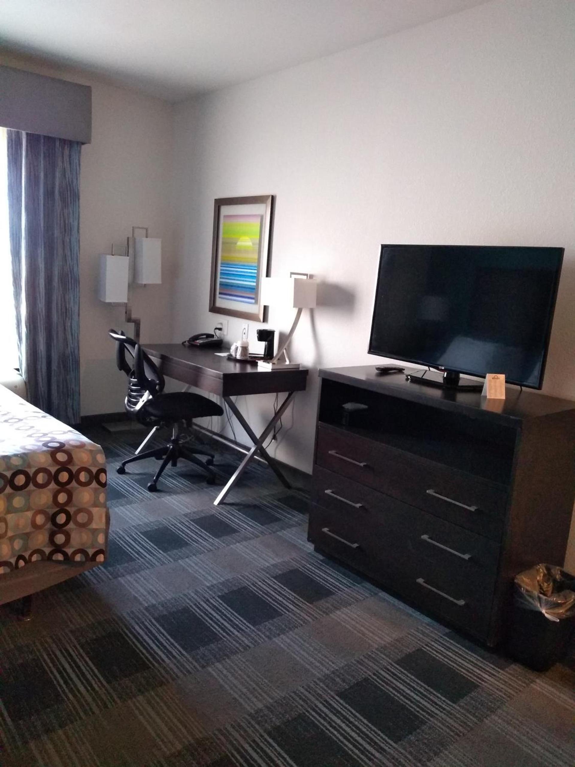 Days Inn by Wyndham Alva photo 39