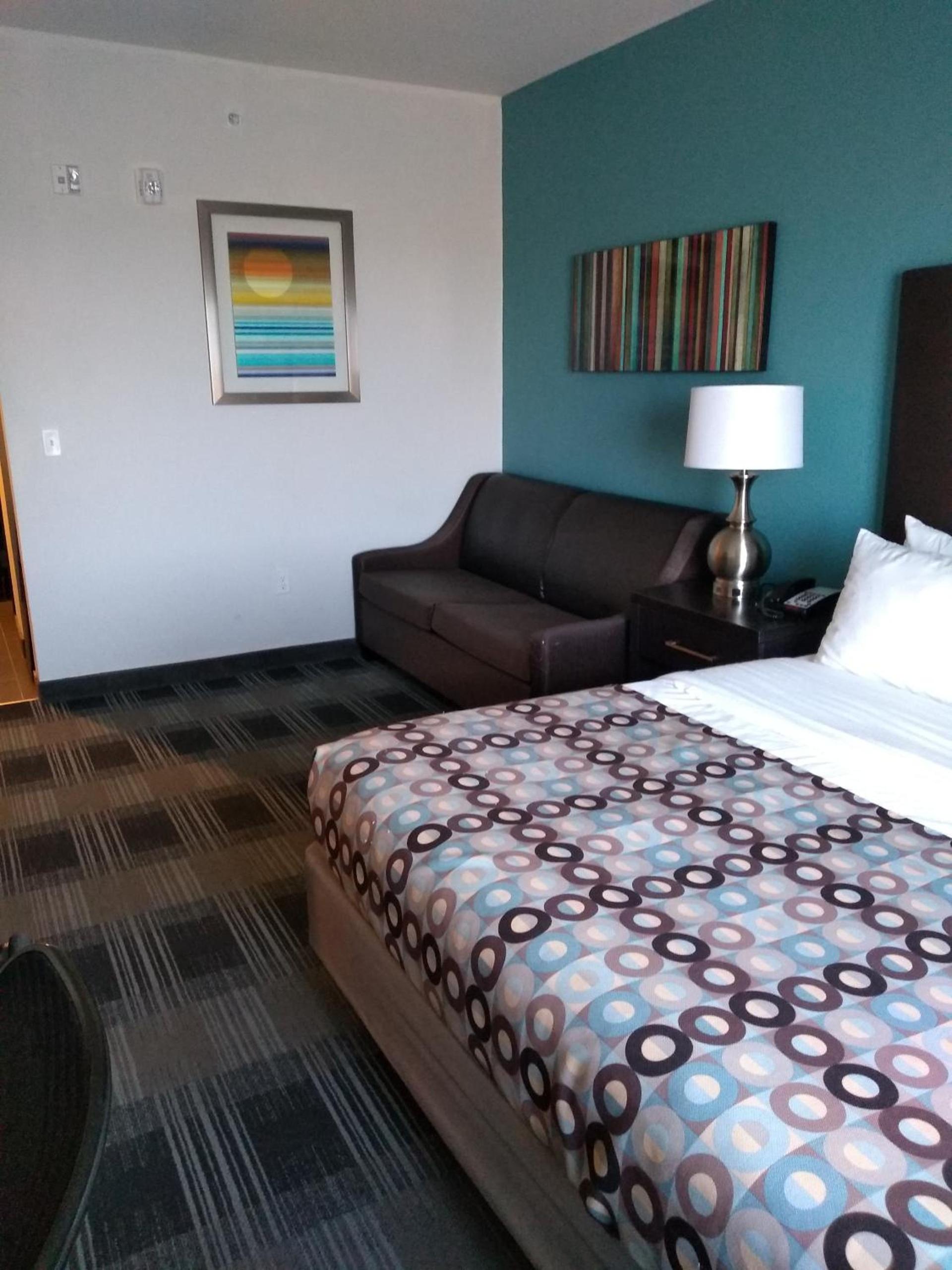Days Inn by Wyndham Alva photo 18
