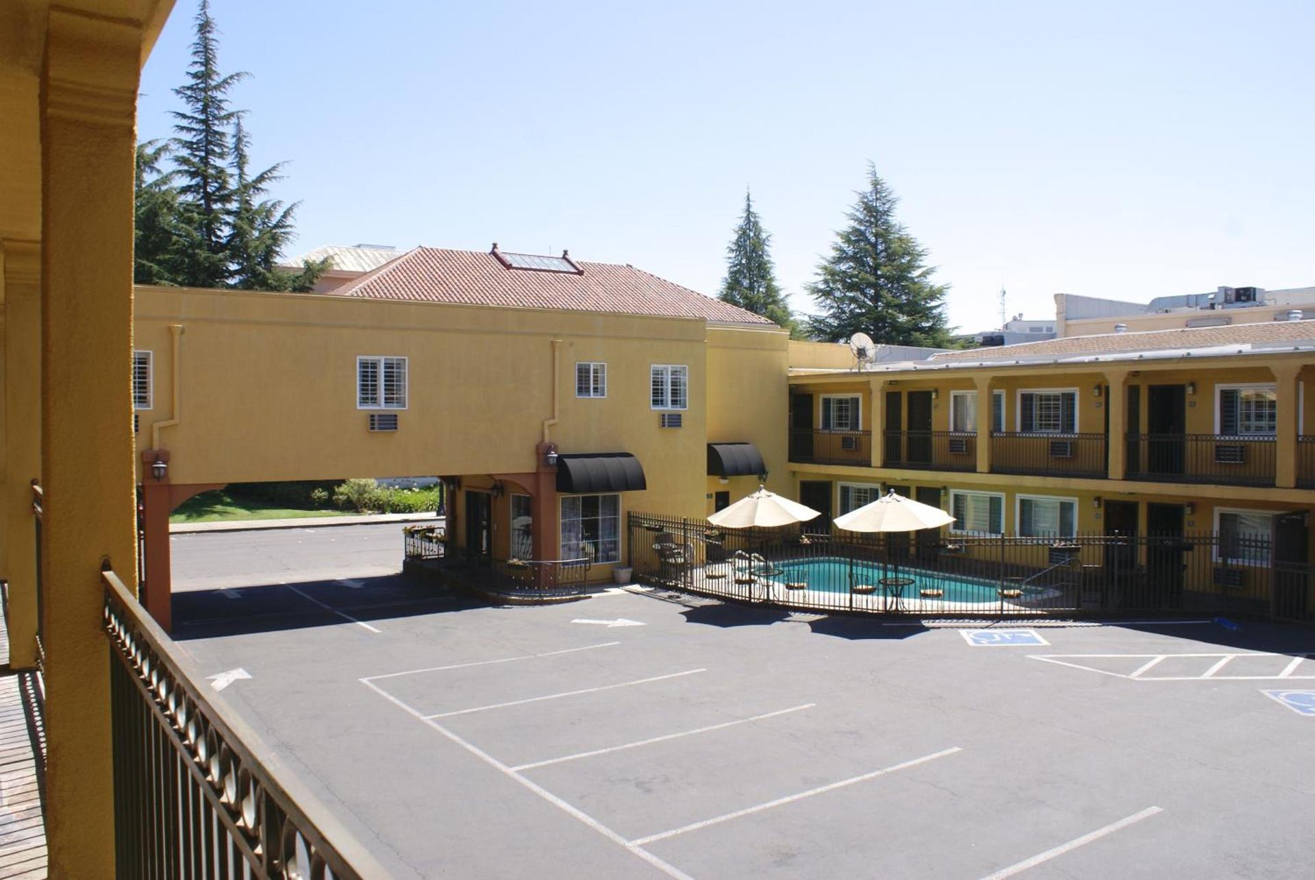 Napa Valley Hotel & Suites photo 12