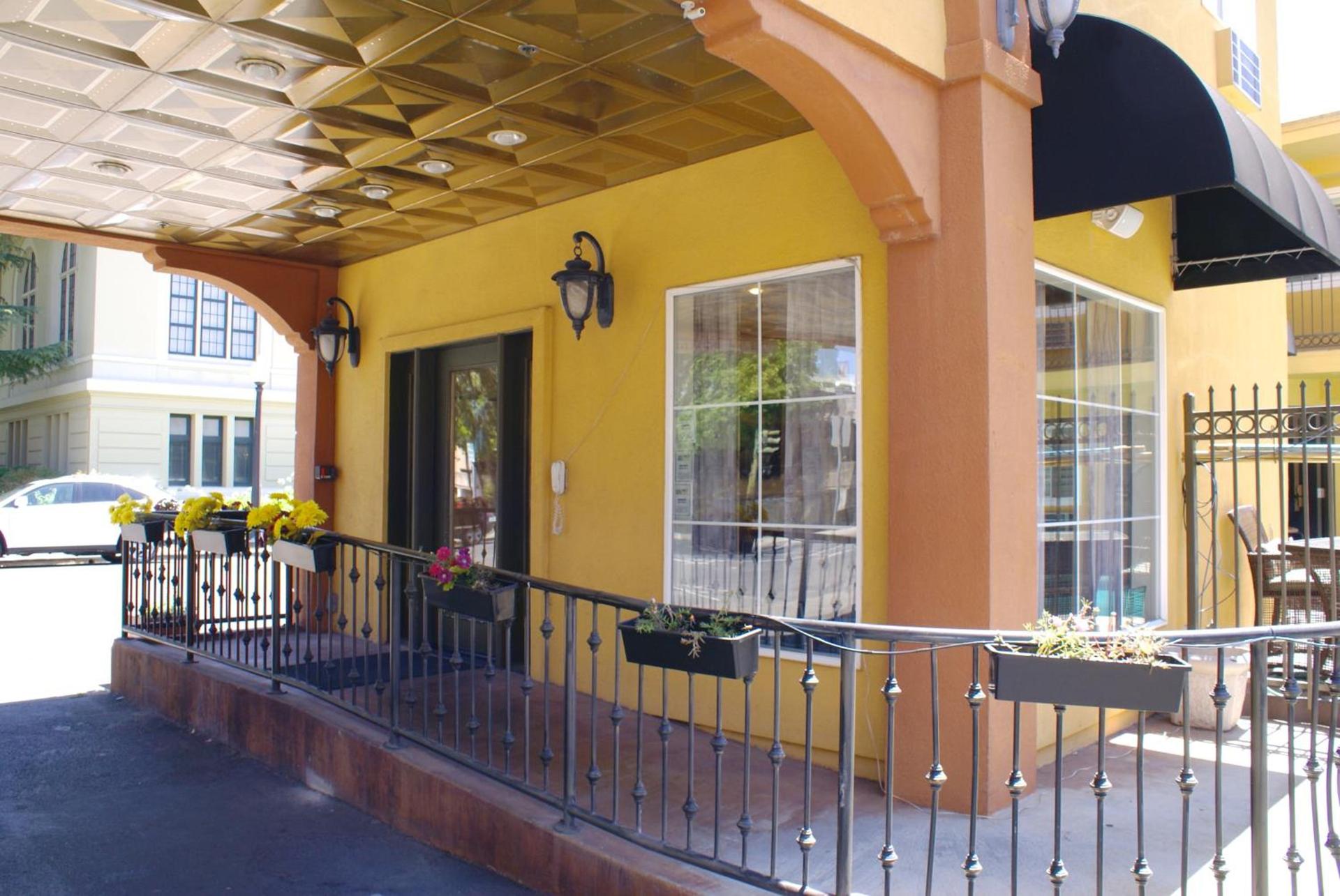 Napa Valley Hotel & Suites photo 2