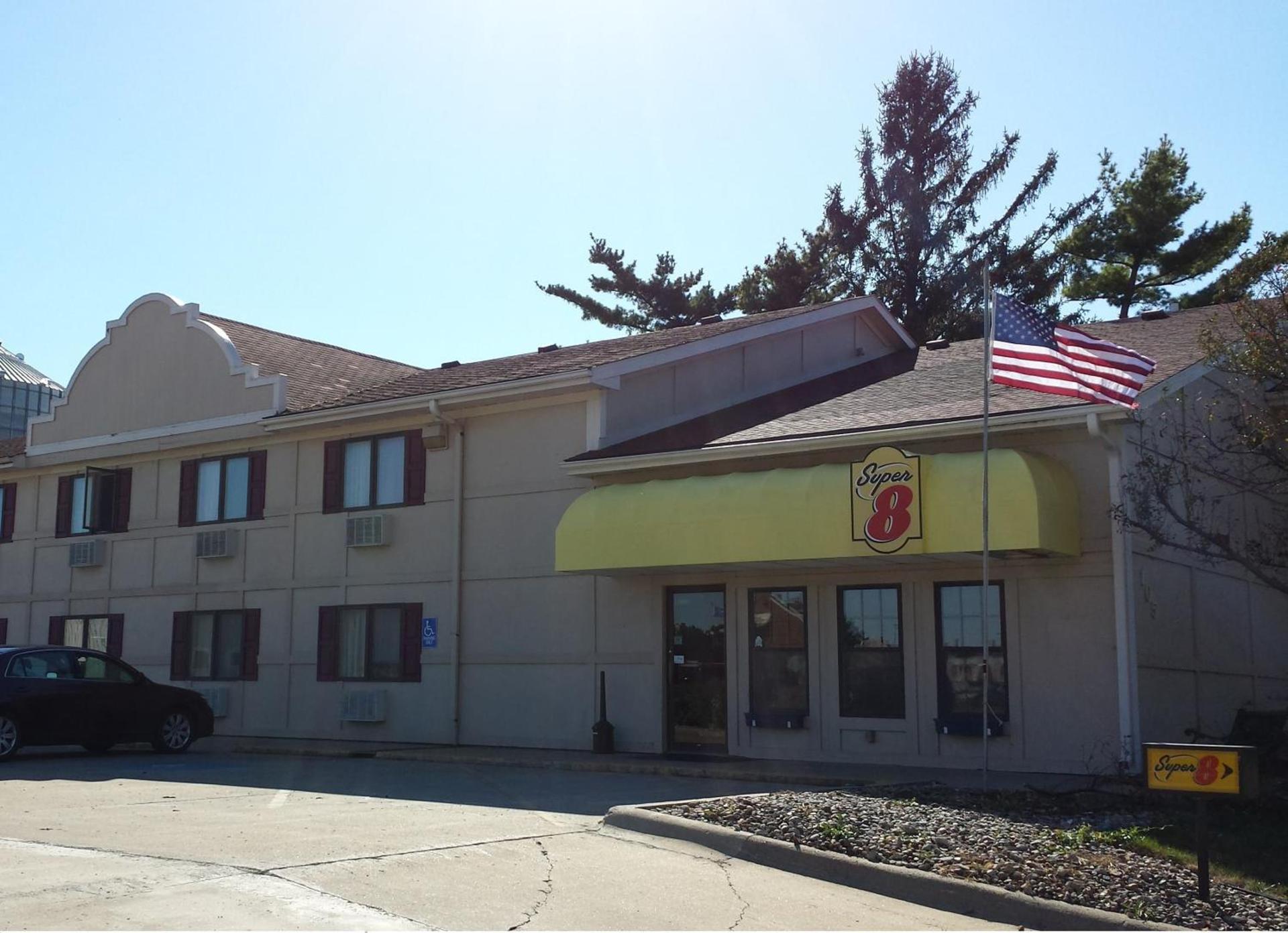 Super 8 by Wyndham Pella photo 17