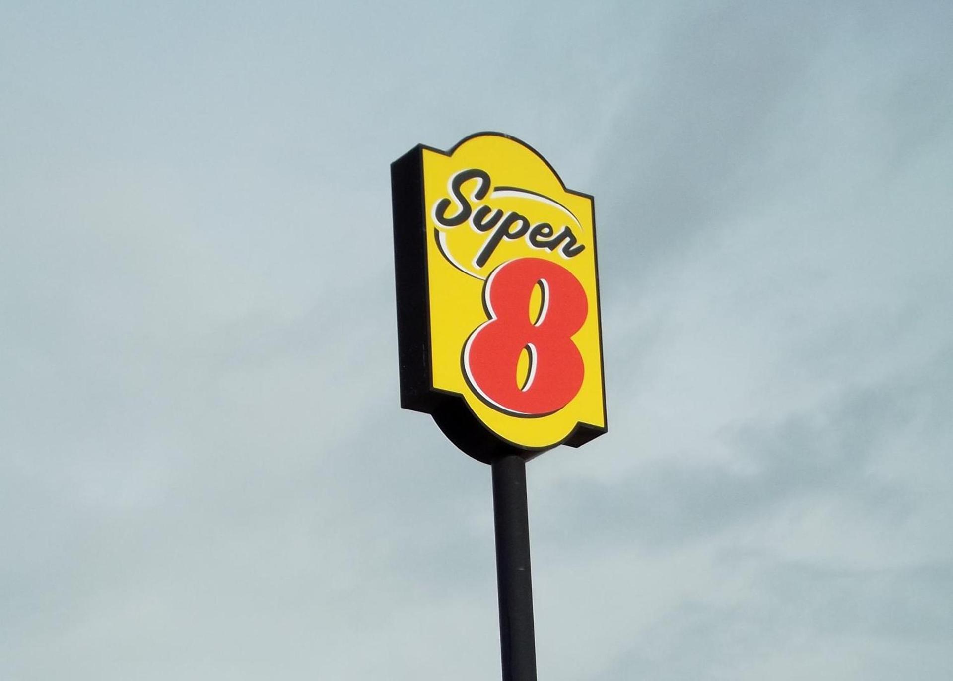 Super 8 by Wyndham Elko photo 22