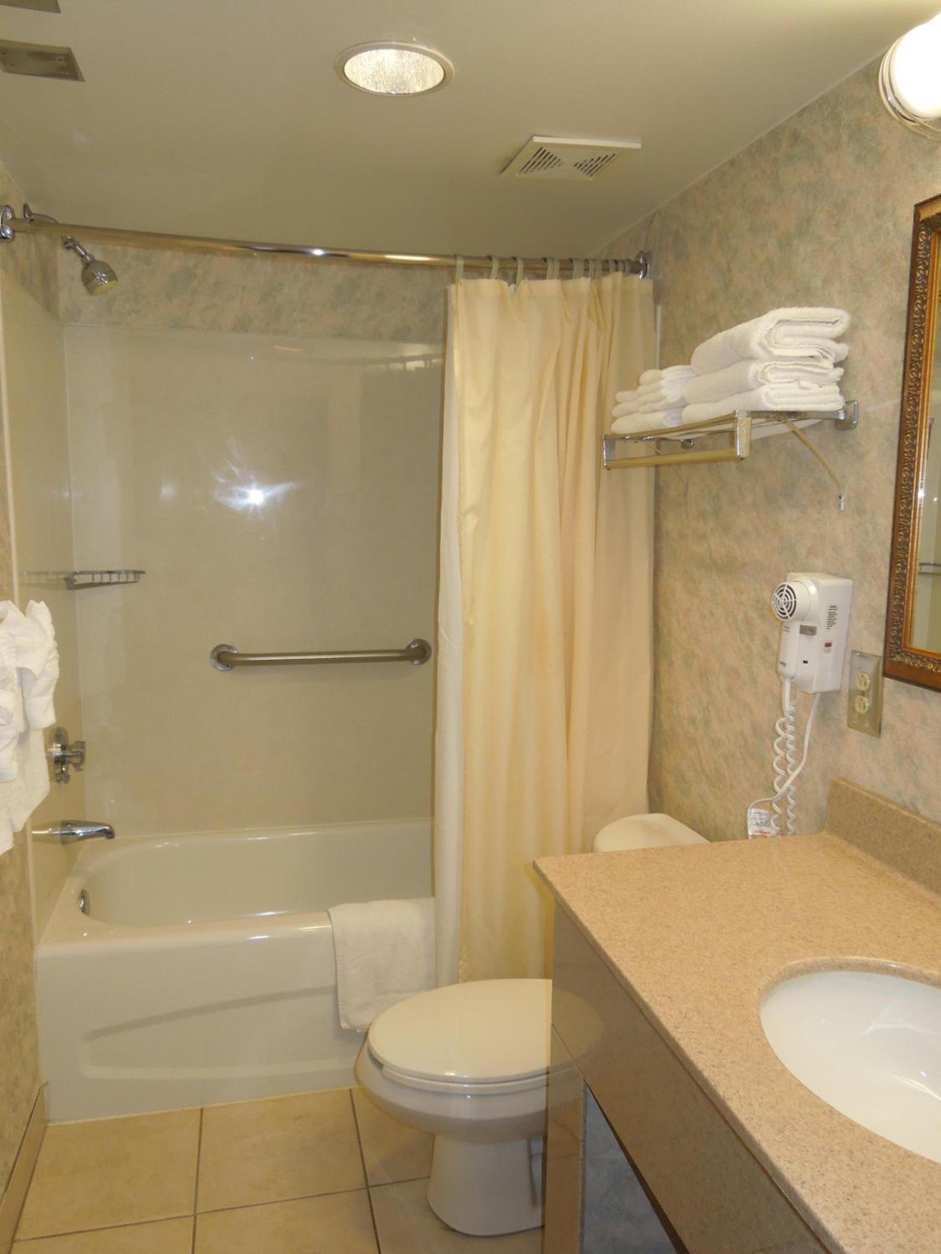 The Breakers Resort Inn photo 6