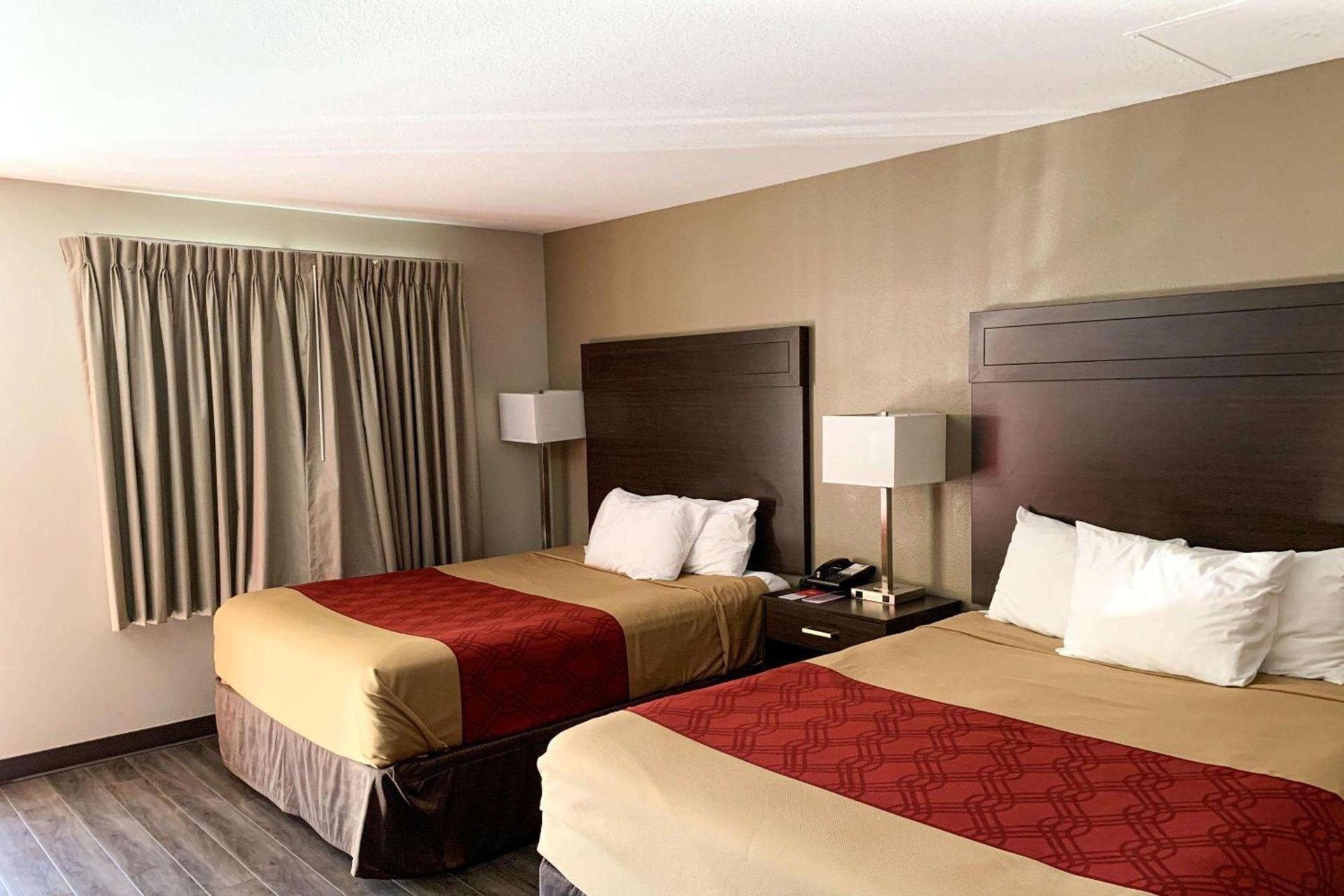 Econo Lodge Portland Downtown photo 19