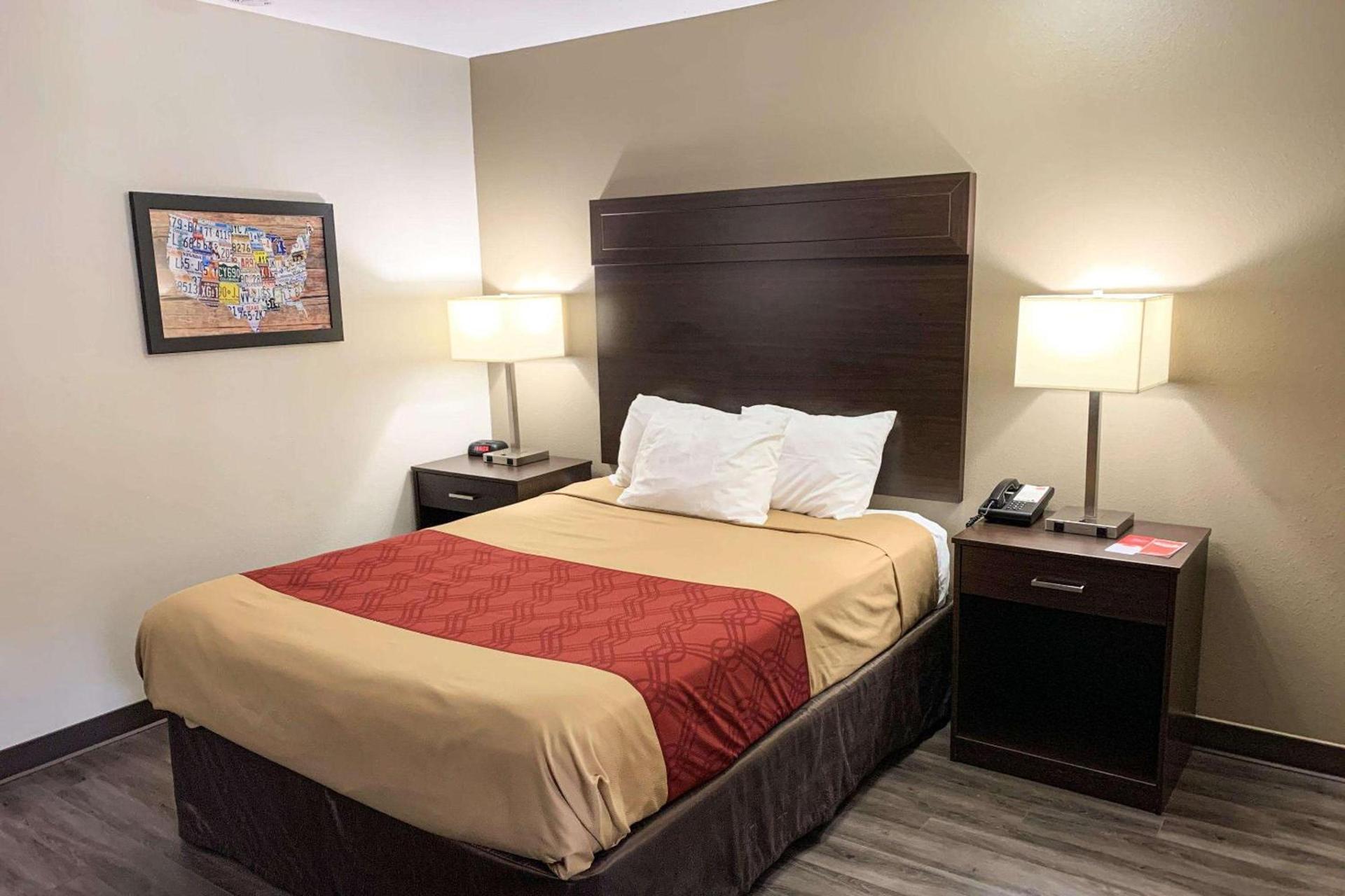 Econo Lodge Portland Downtown photo 16
