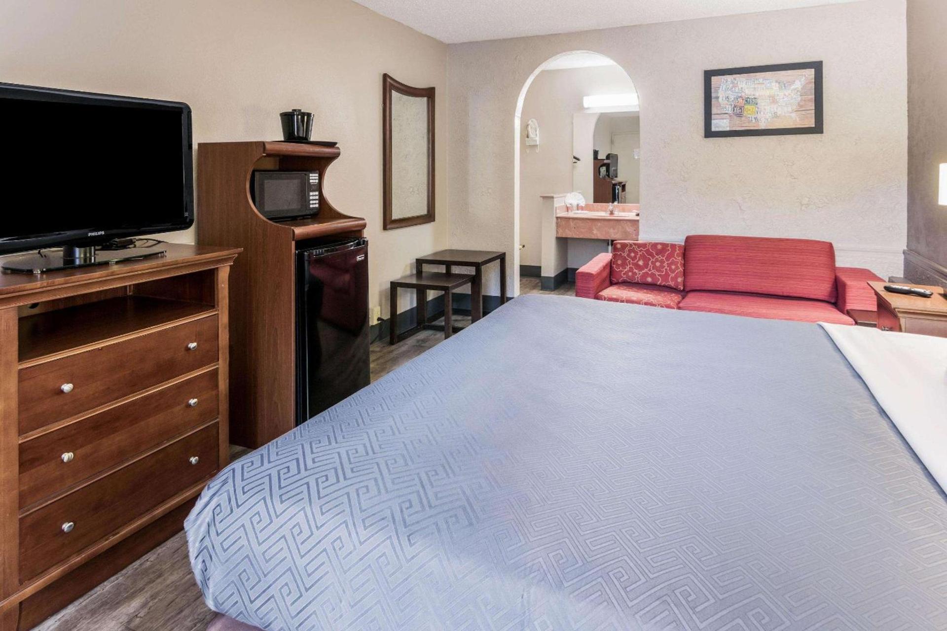Econo Lodge Gainesville Downtown Area photo 10
