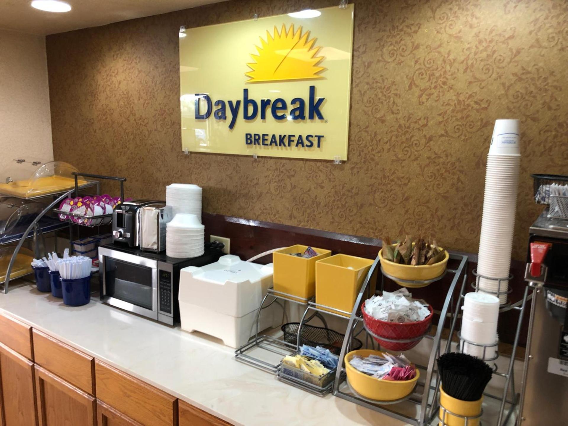 Days Inn by Wyndham Shorter photo 5