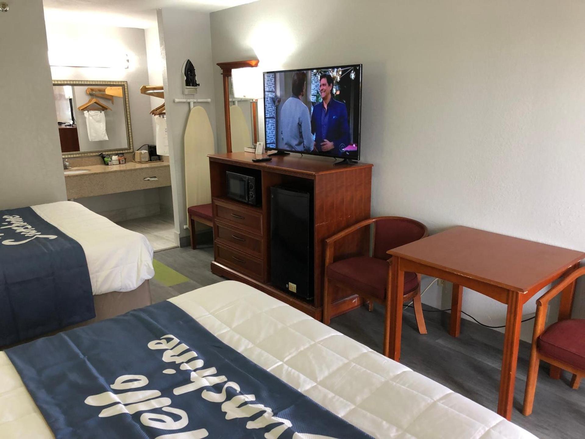 Days Inn by Wyndham Shorter photo 20
