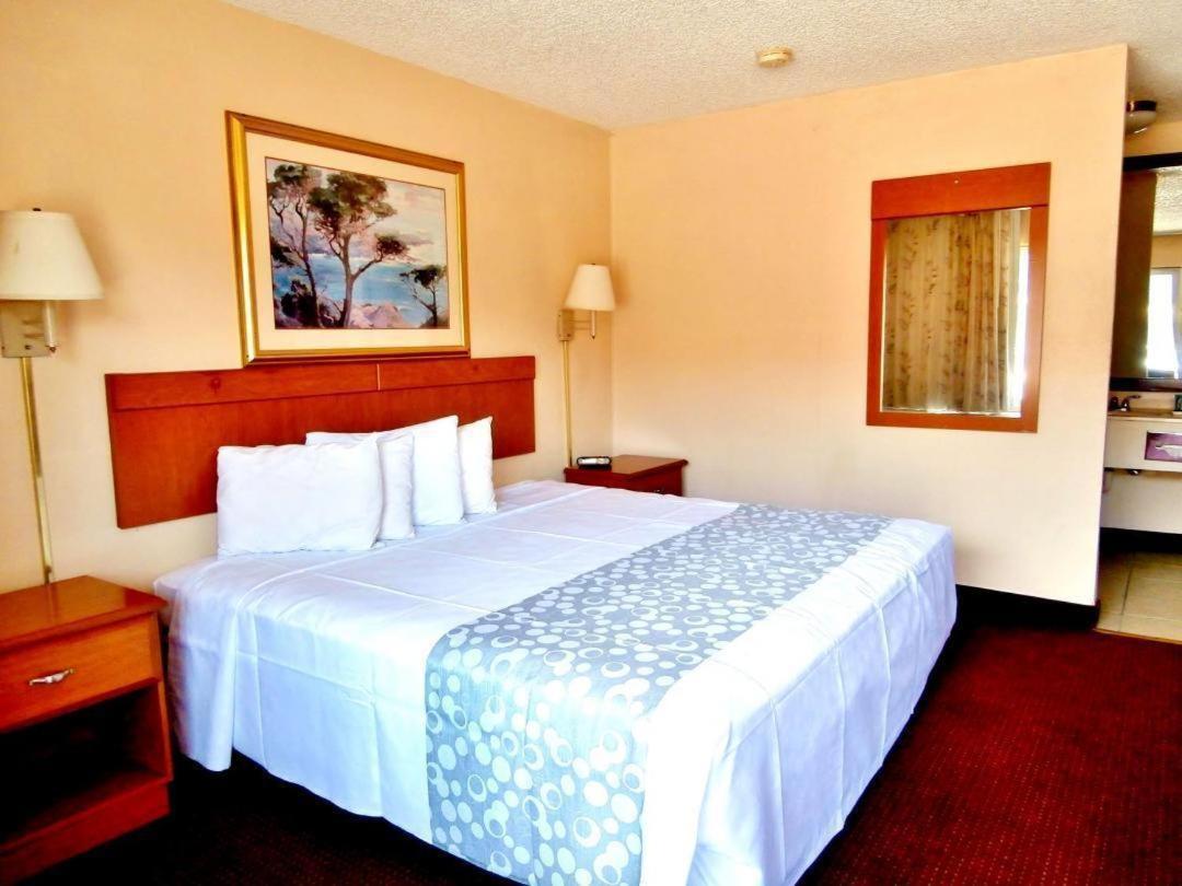 Americas Best Value Inn Alachua photo 9