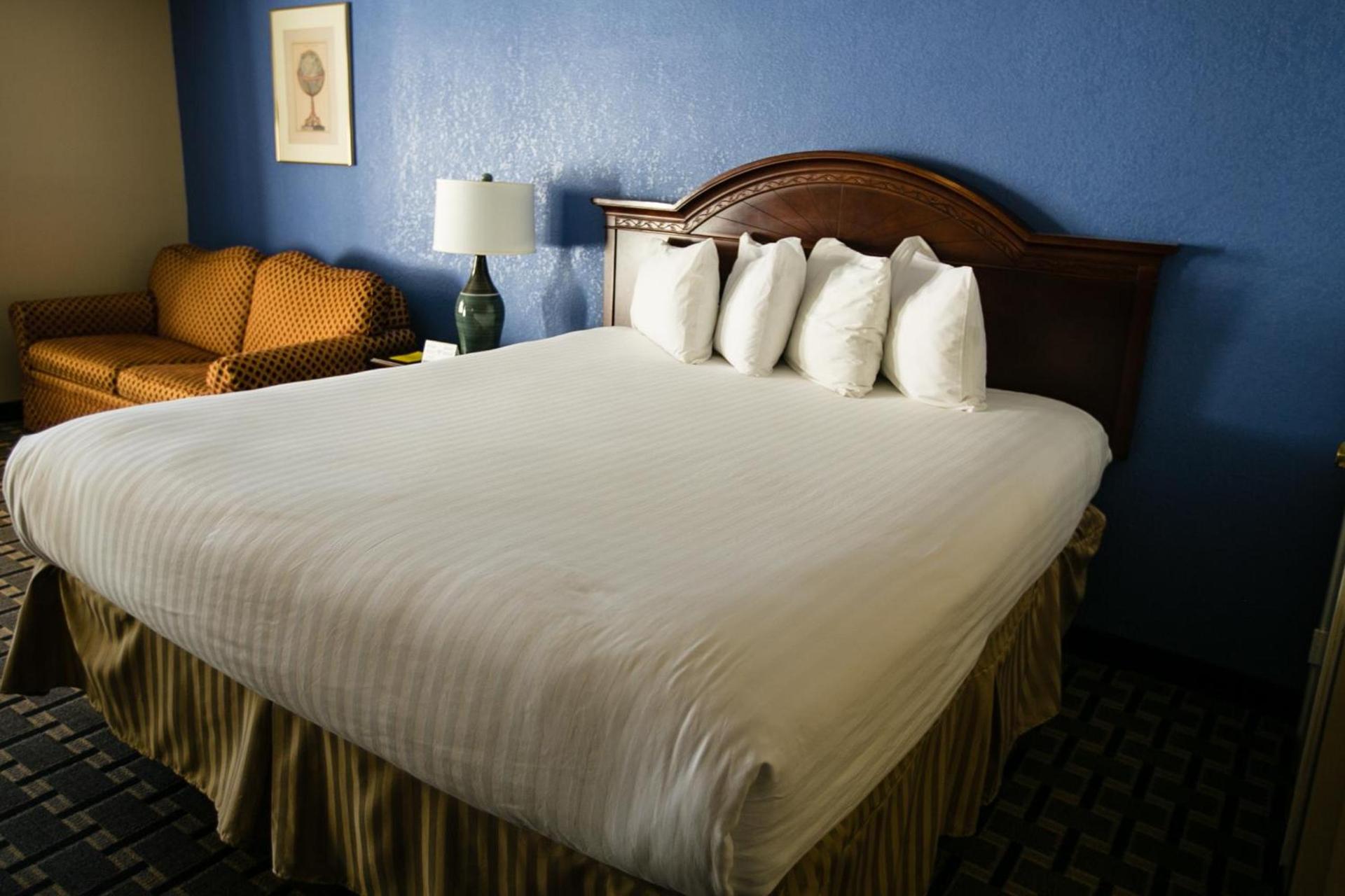 Anaheim Carriage Inn photo 25