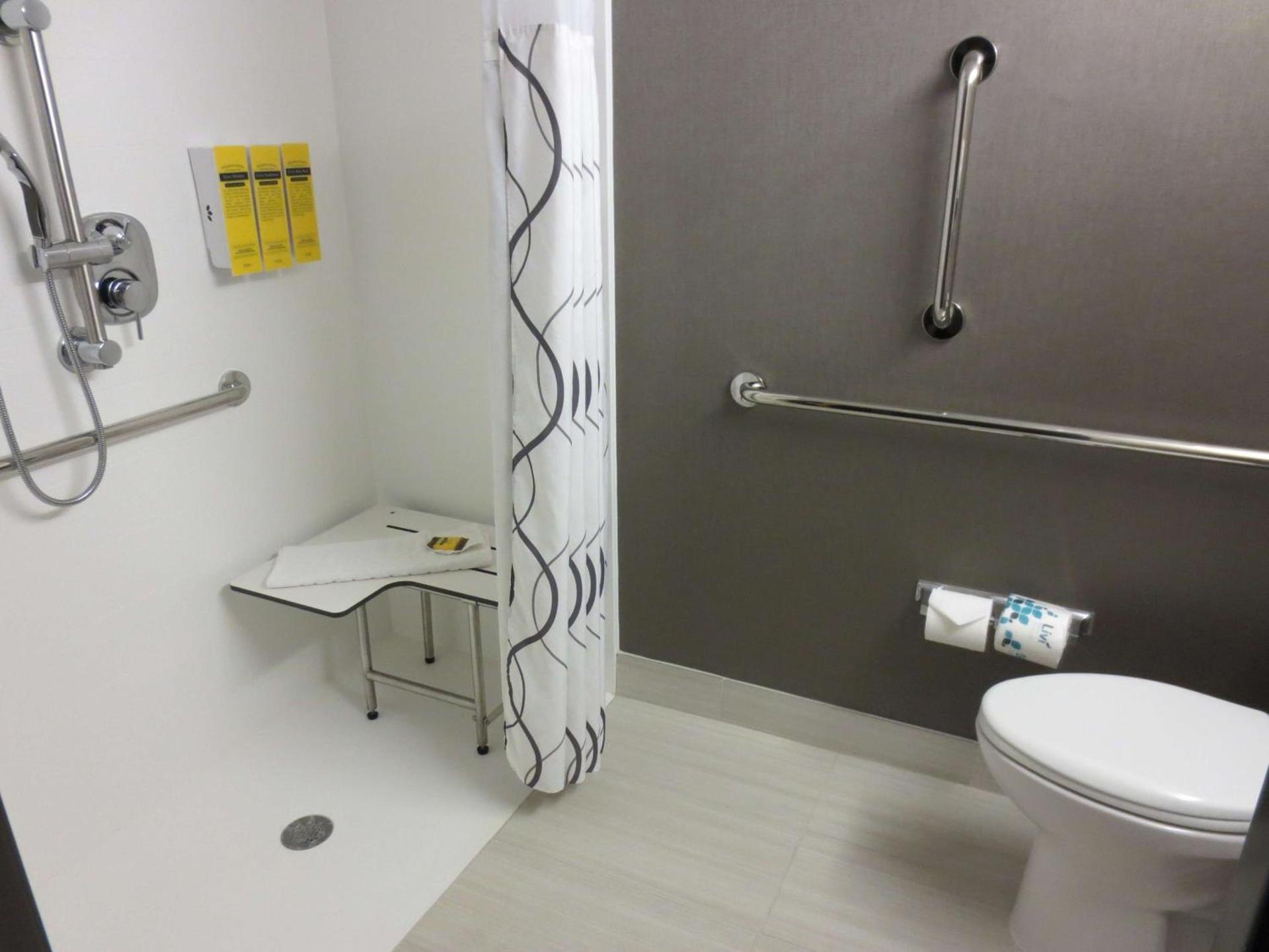 Best Western Plus Landmark Inn photo 38